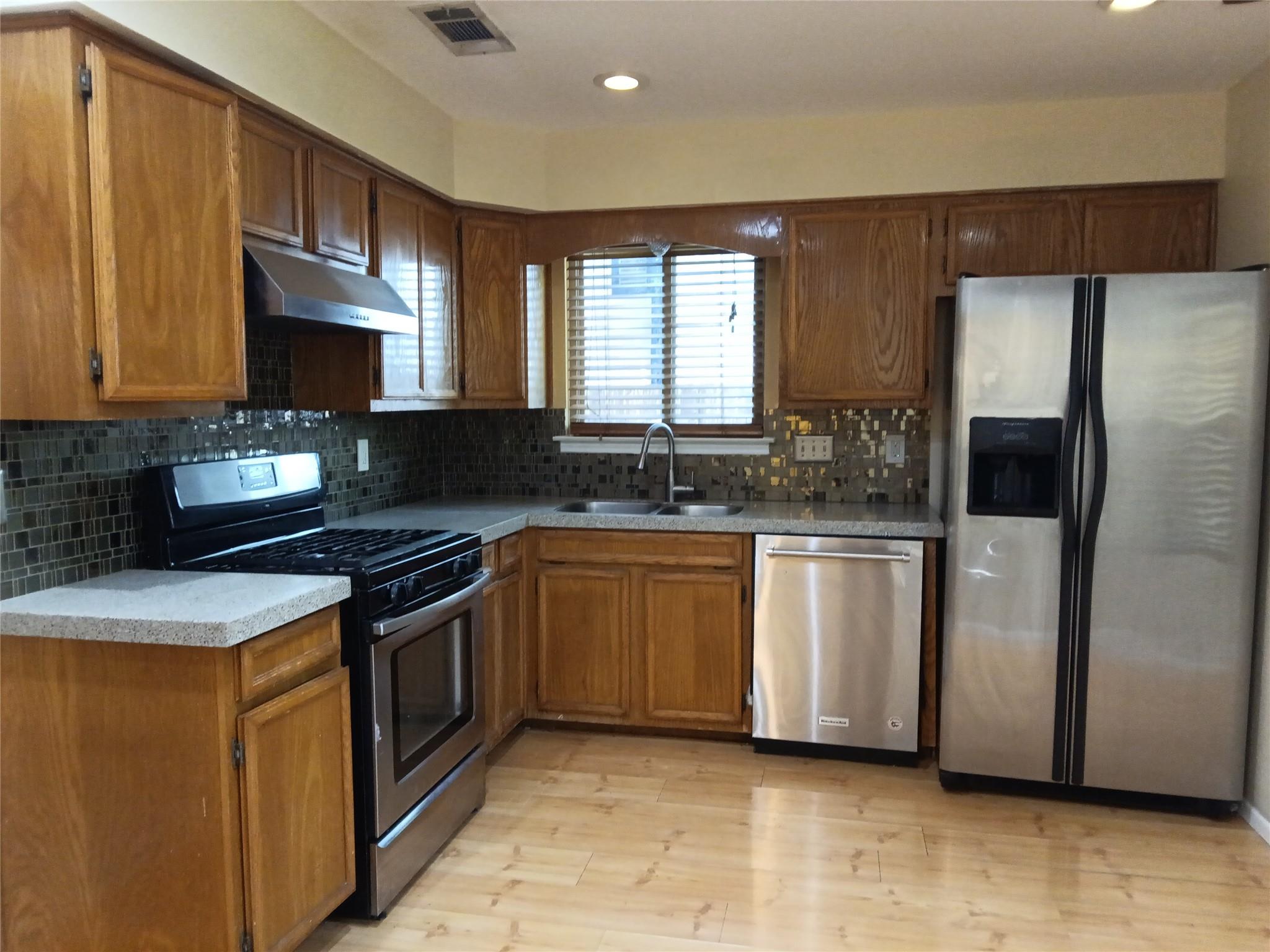 514 Maple Run Property Photo 8