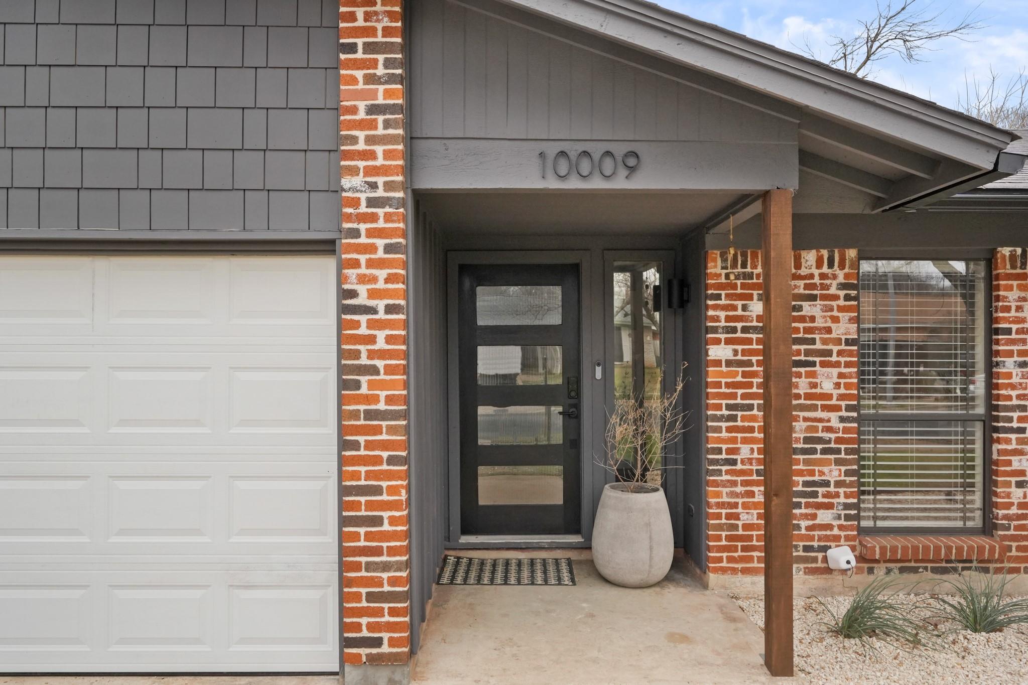 10009 Floyd Dr Property Photo 2