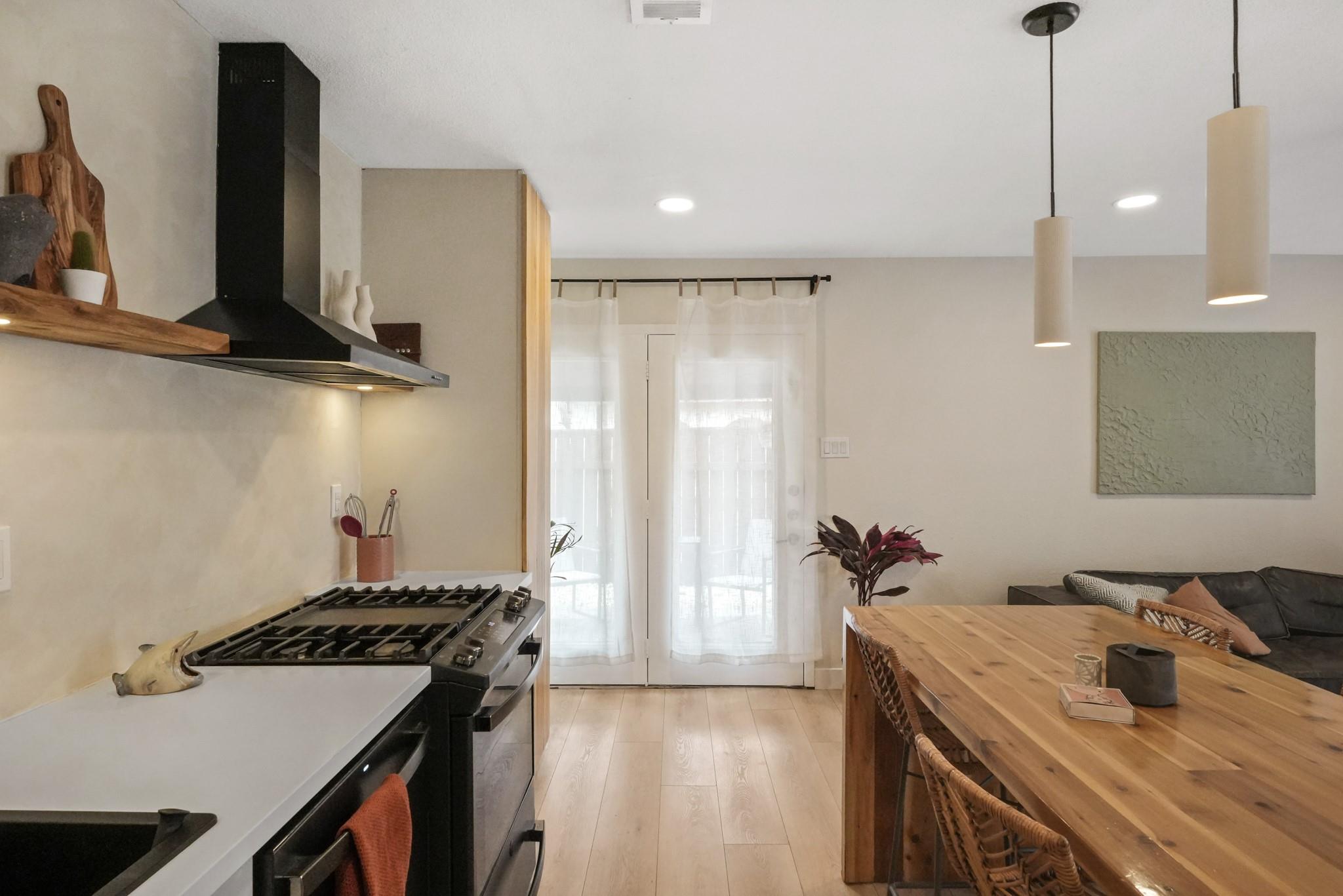 10009 Floyd Dr Property Photo 6