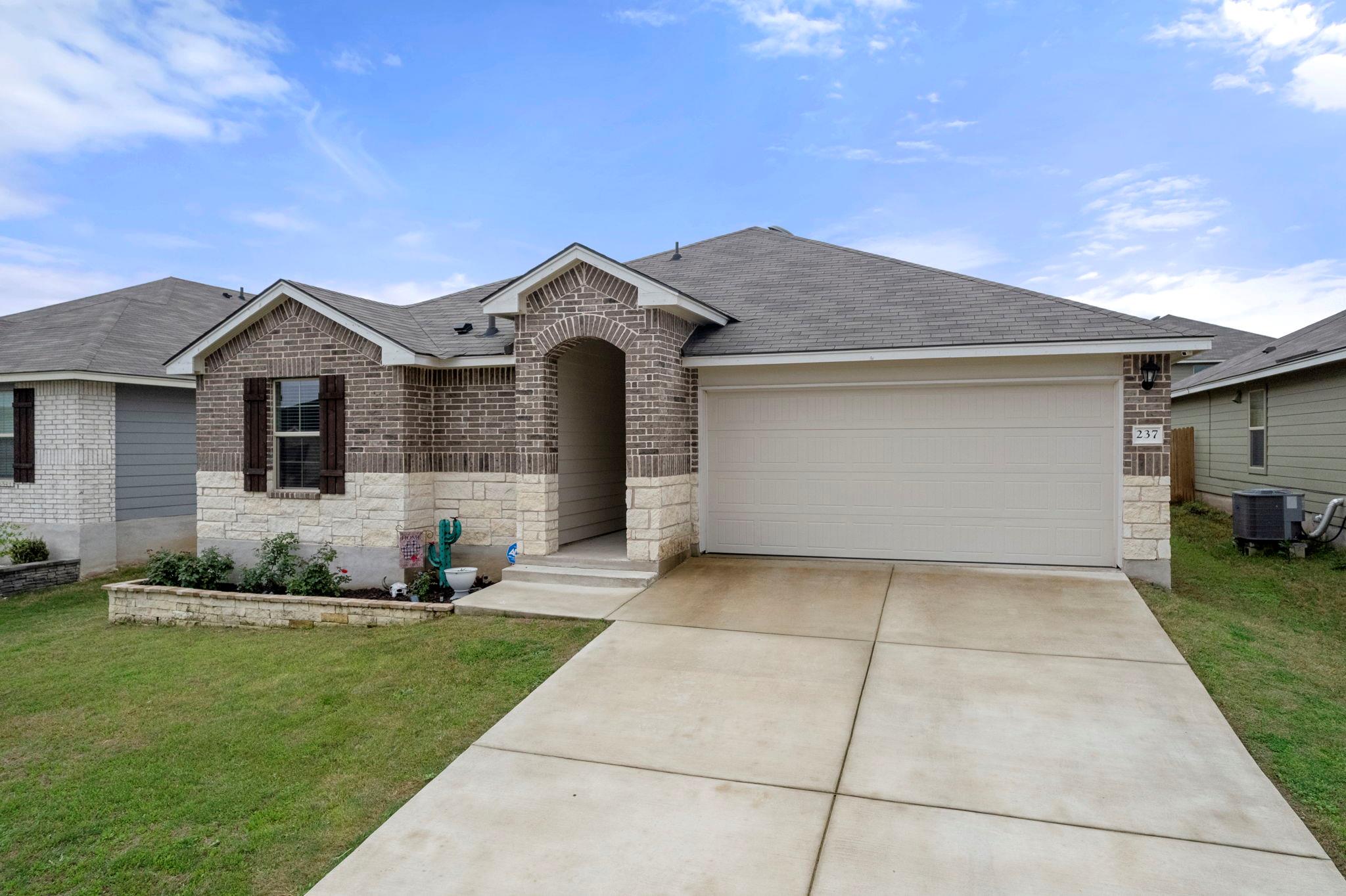 237 Poplin Ln Property Photo