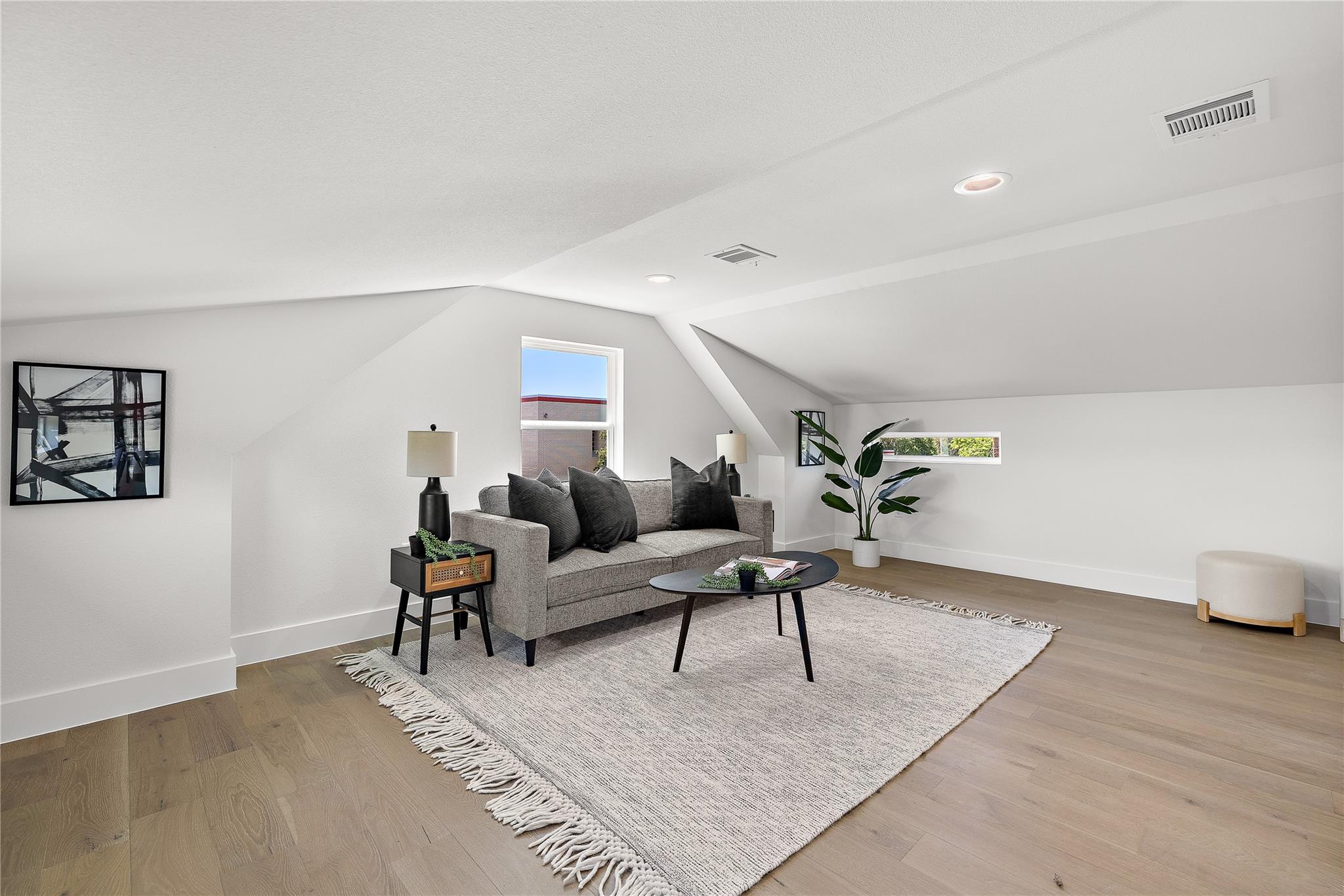 1181 Leona St Property Photo 25