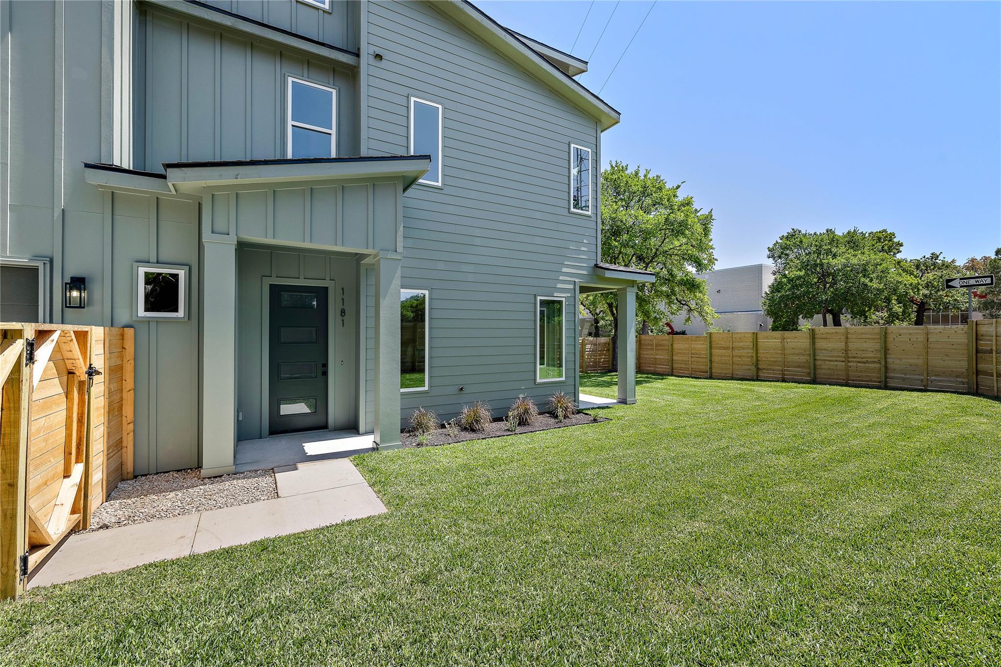 1181 Leona St Property Photo 31