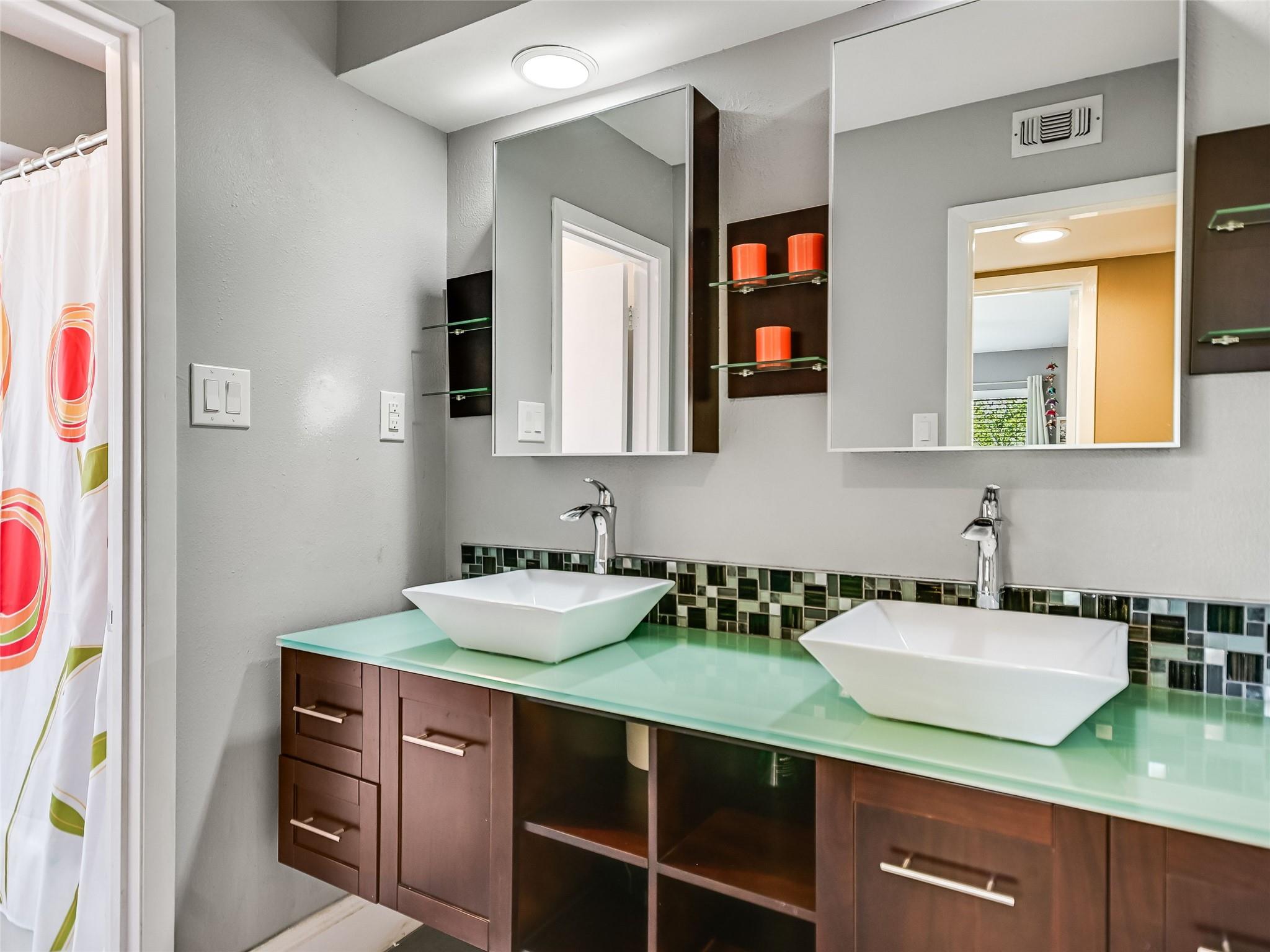 2207 Cypress Pt E Property Photo 20