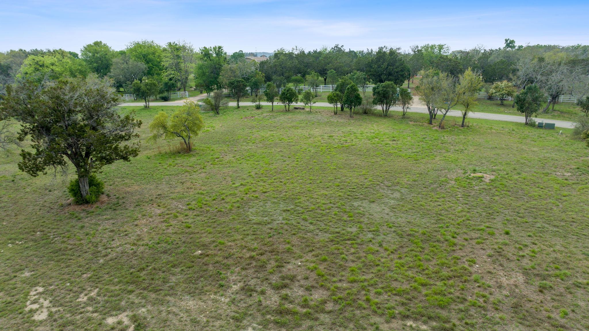 100 & 200 Contrails Way Property Photo 11