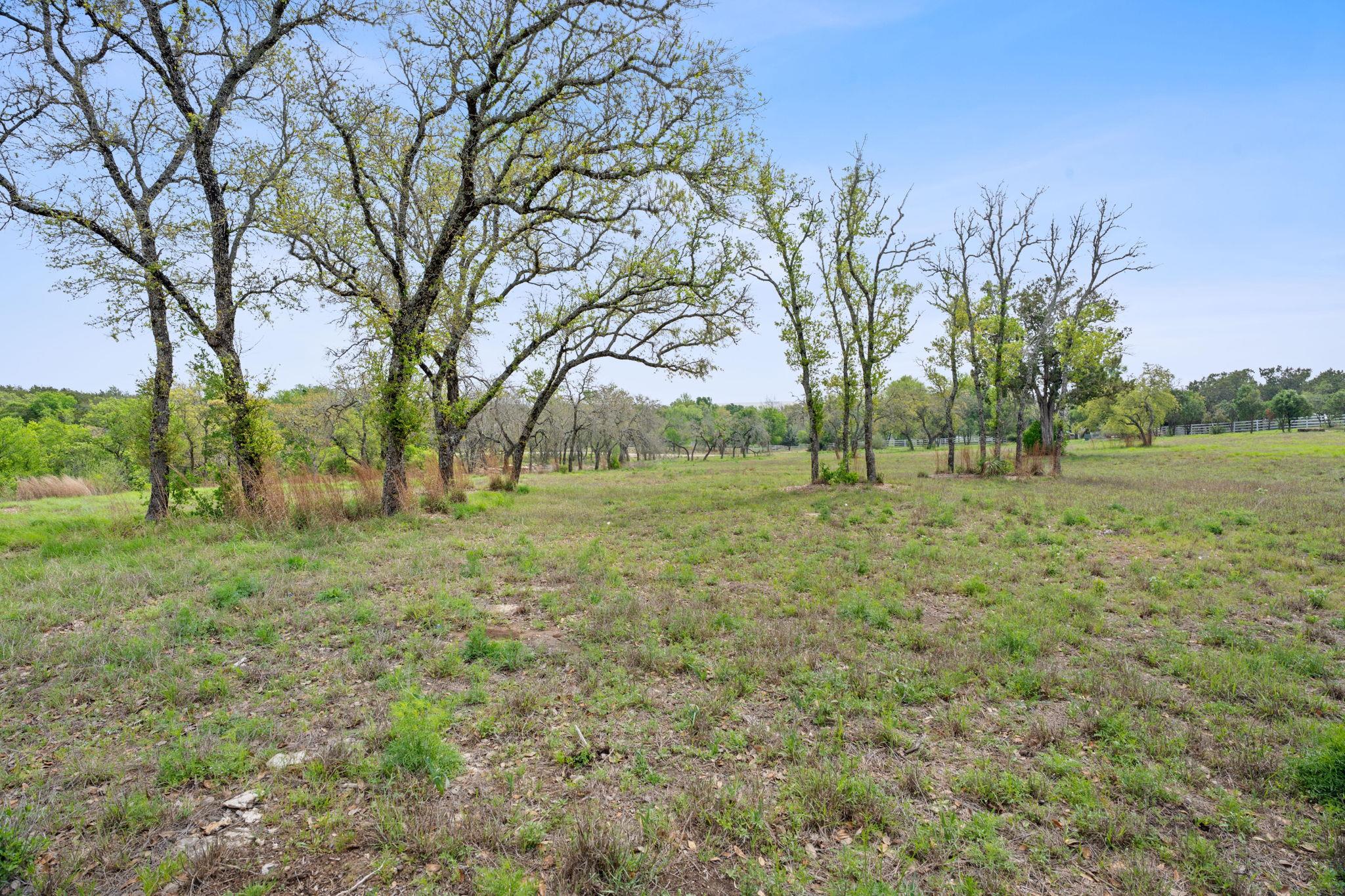 100 & 200 Contrails Way Property Photo 16