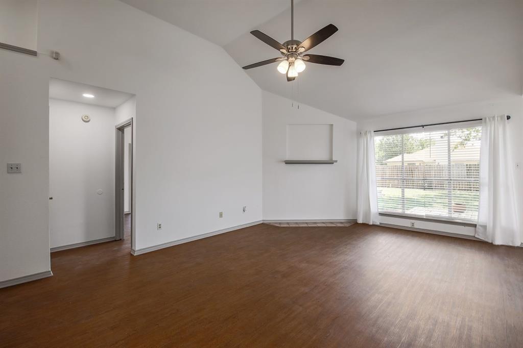 502 Eaglecreek Dr Property Photo 8