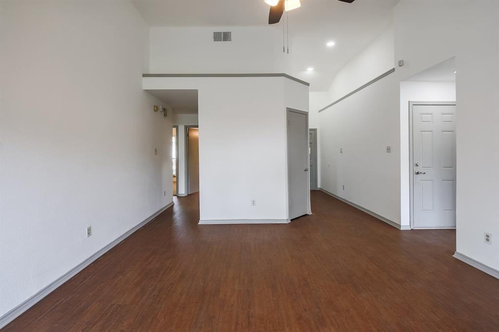 502 Eaglecreek Dr Property Photo 11