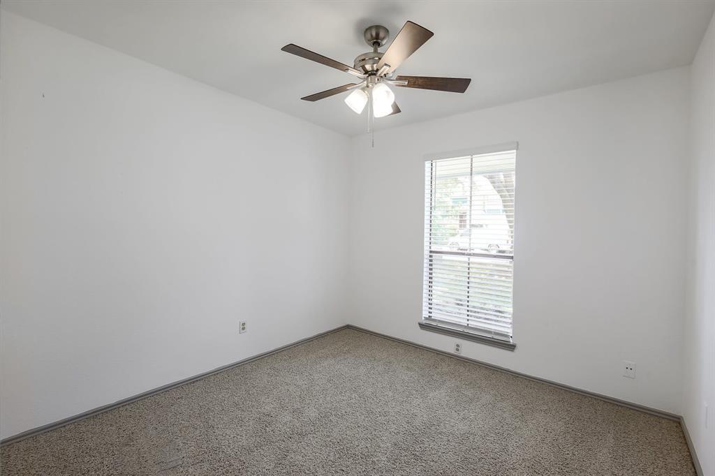 502 Eaglecreek Dr Property Photo 20
