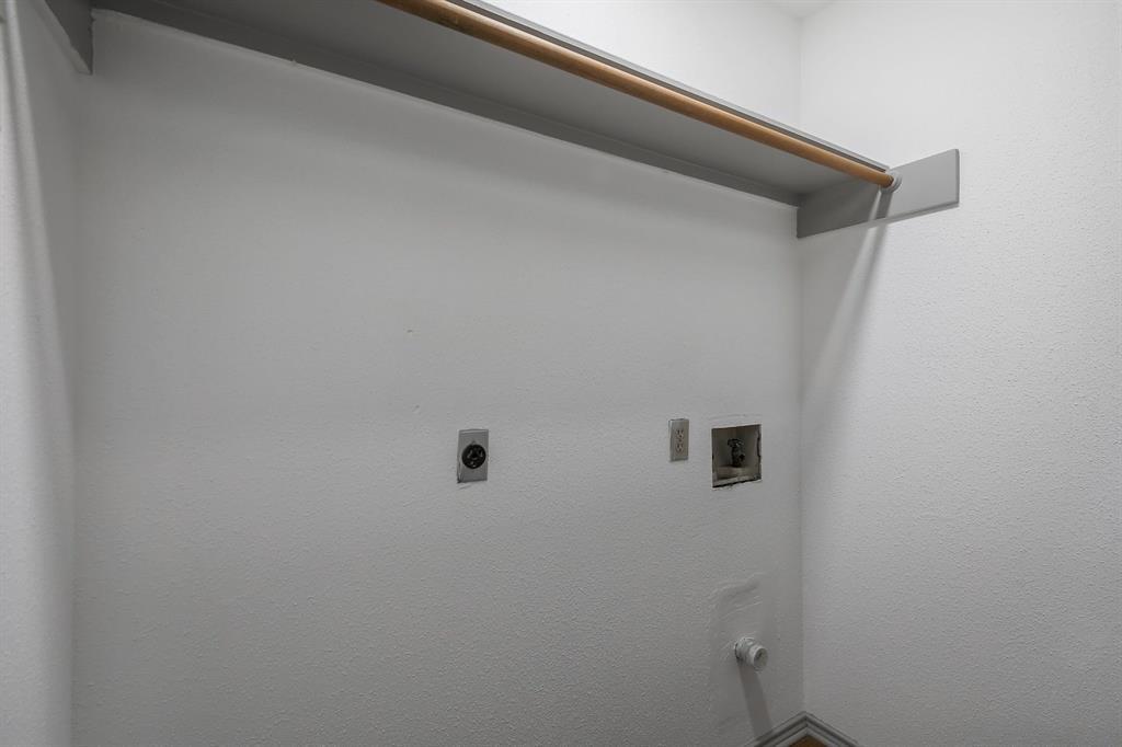 502 Eaglecreek Dr Property Photo 22