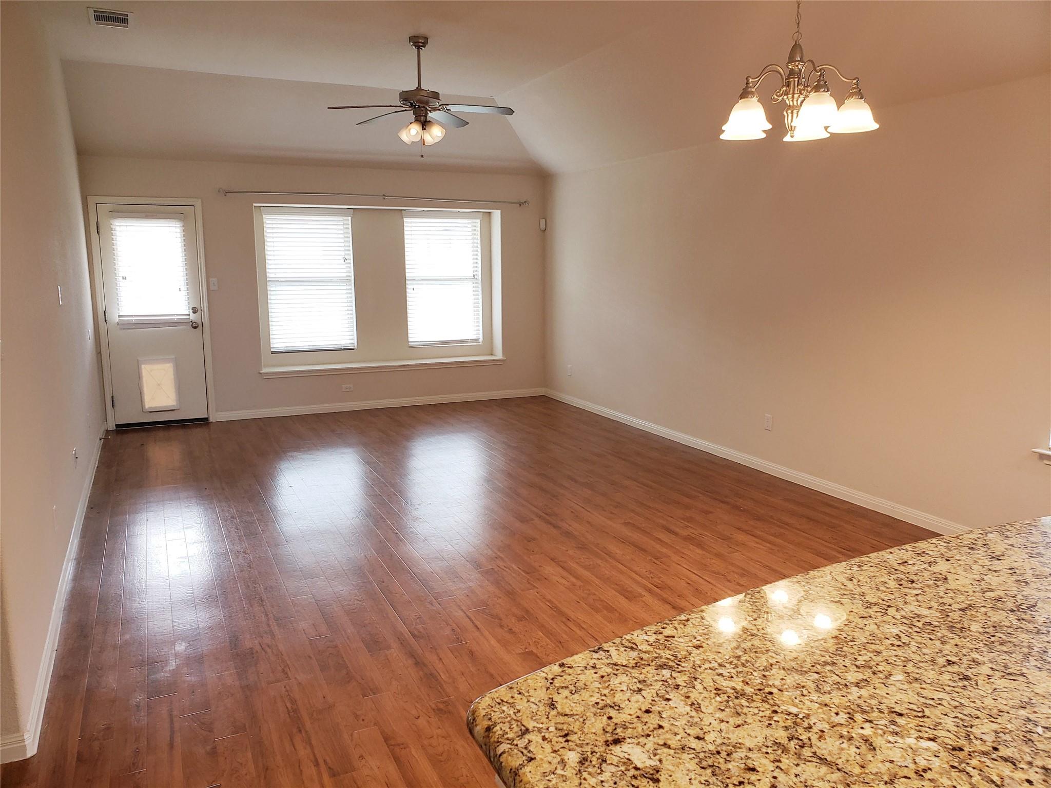 13009 Ring Dr Property Photo 3
