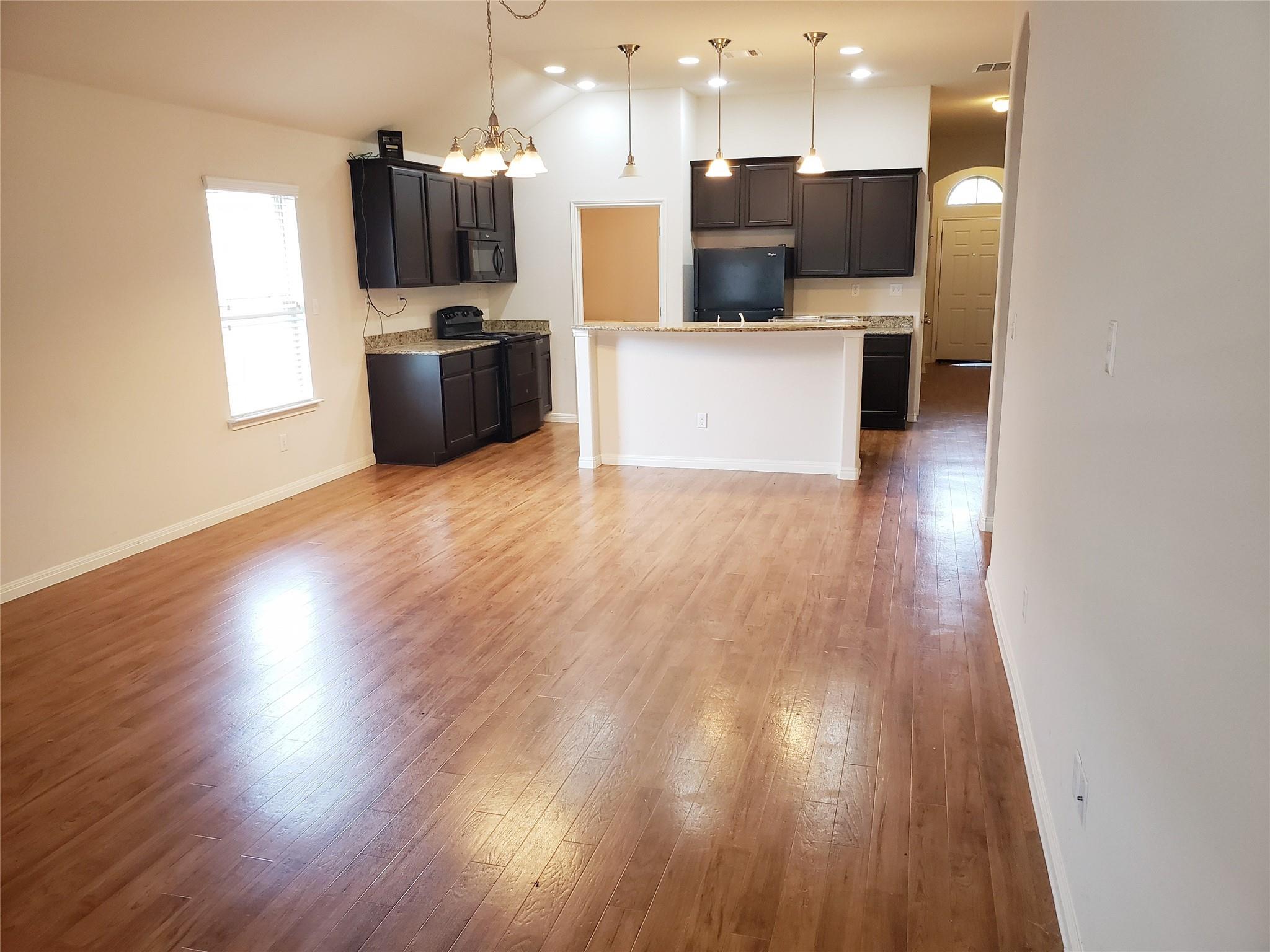 13009 Ring Dr Property Photo 4