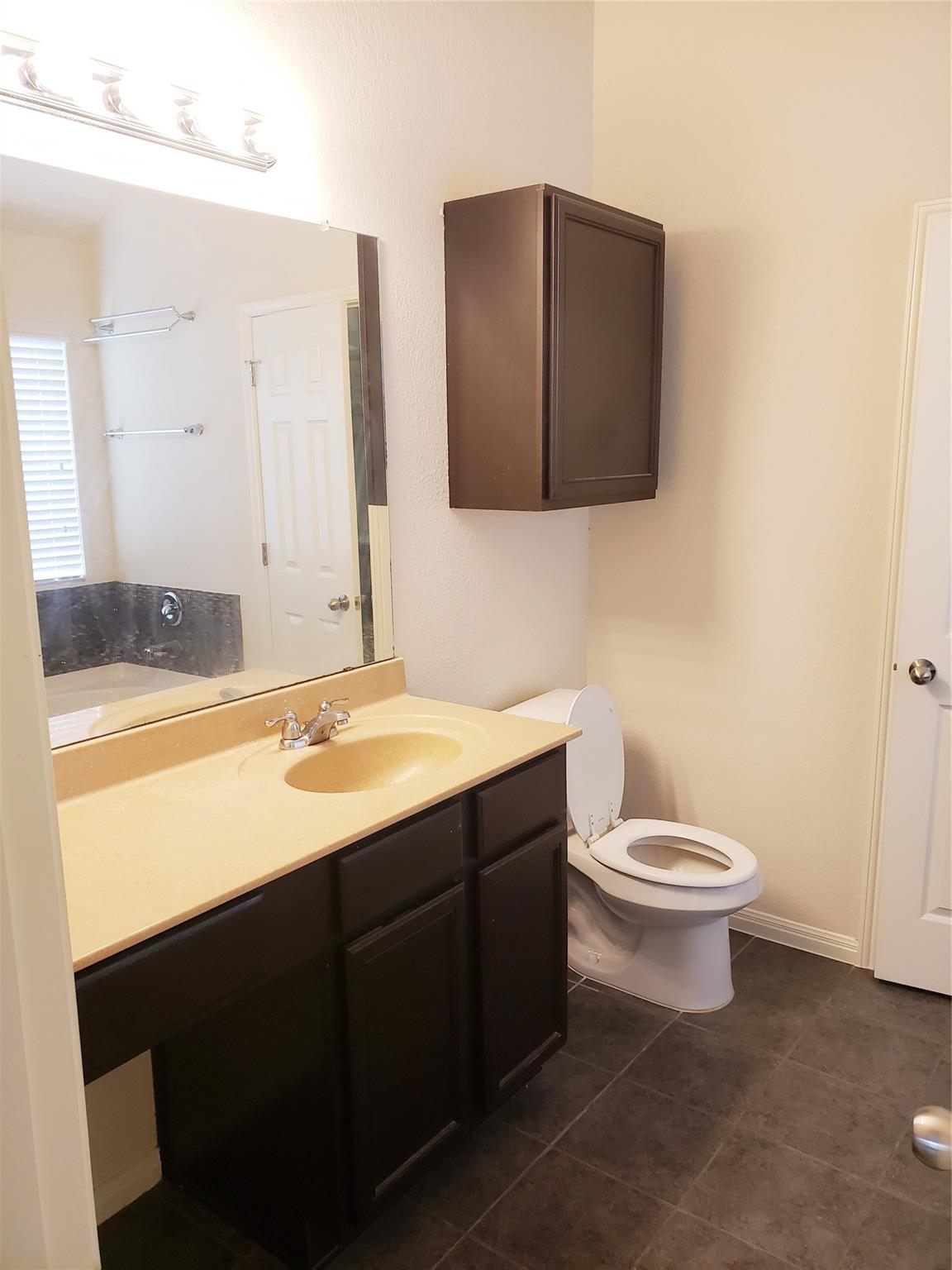 13009 Ring Dr Property Photo 10