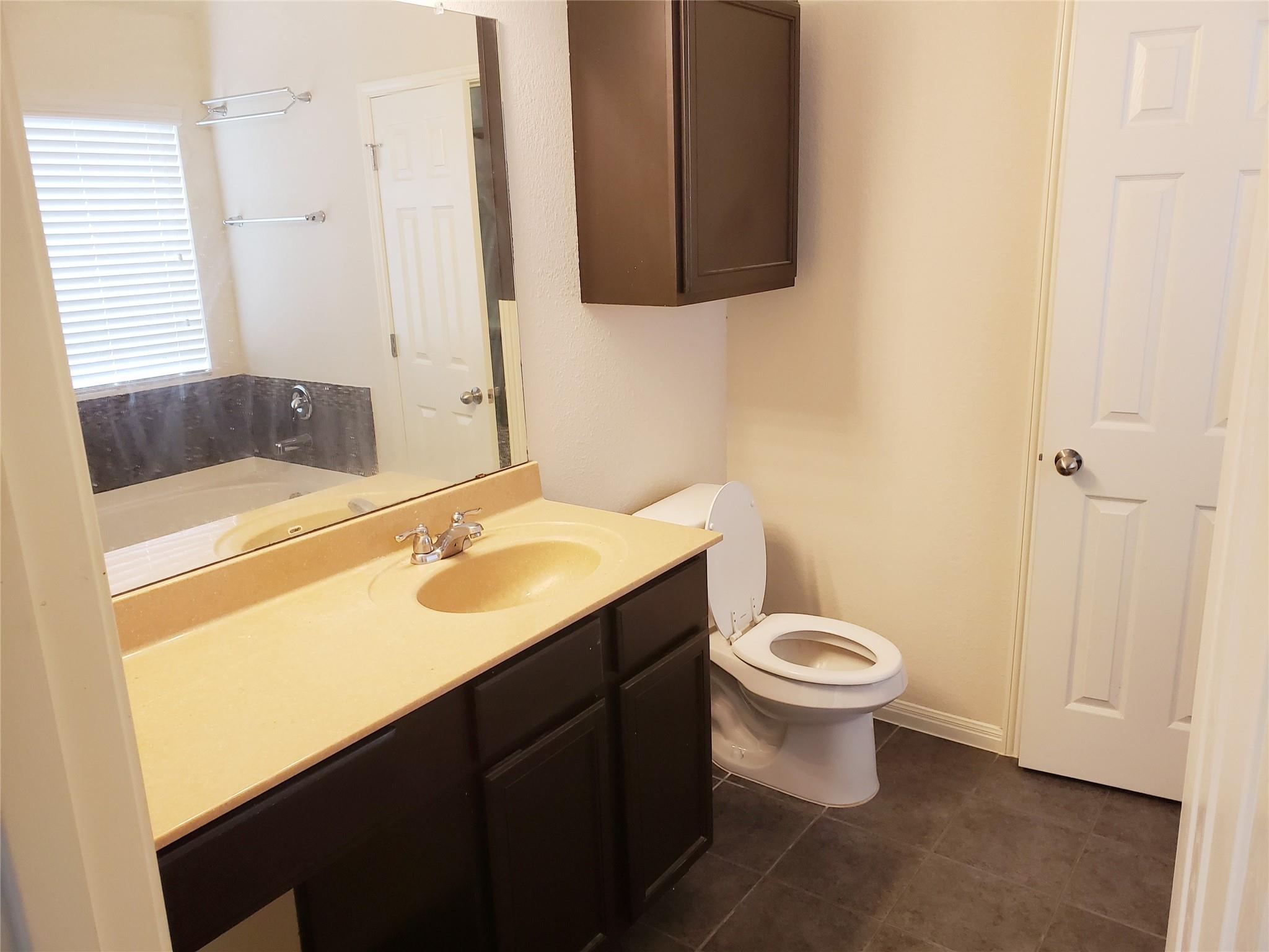 13009 Ring Dr Property Photo 11