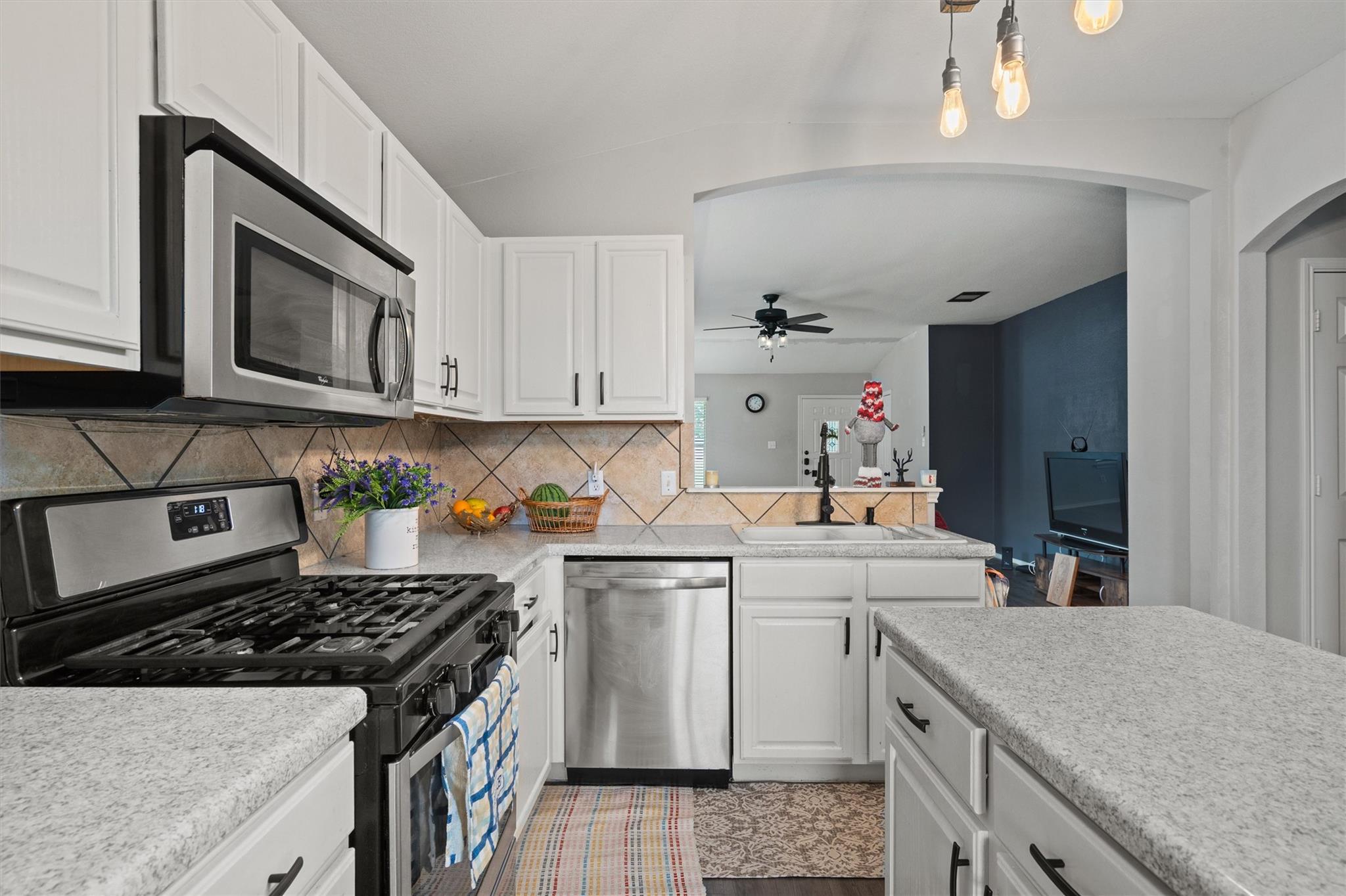 18029 Basketflower Bnd Property Photo 12