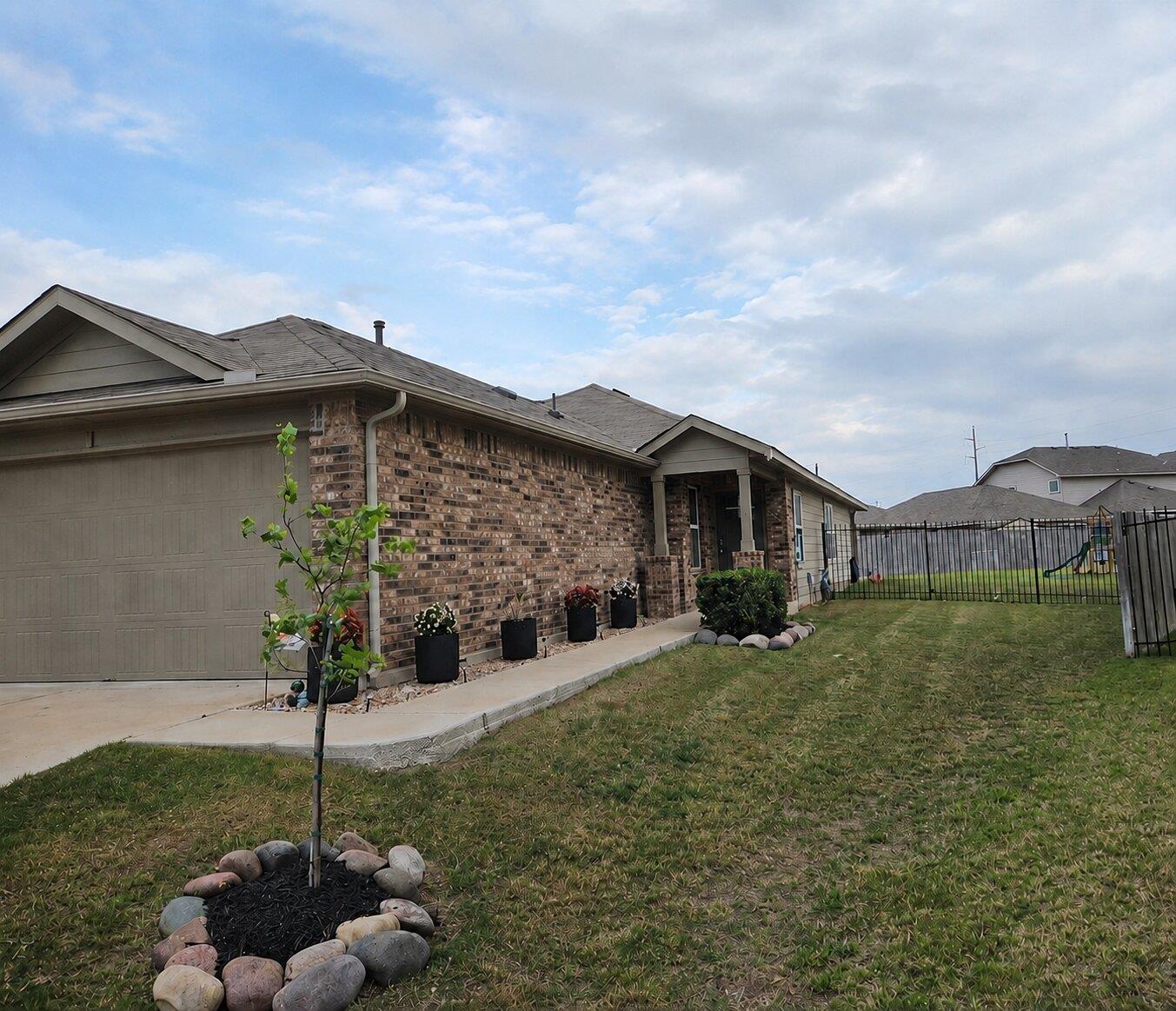 108 Blue Sage Dr Property Photo 1