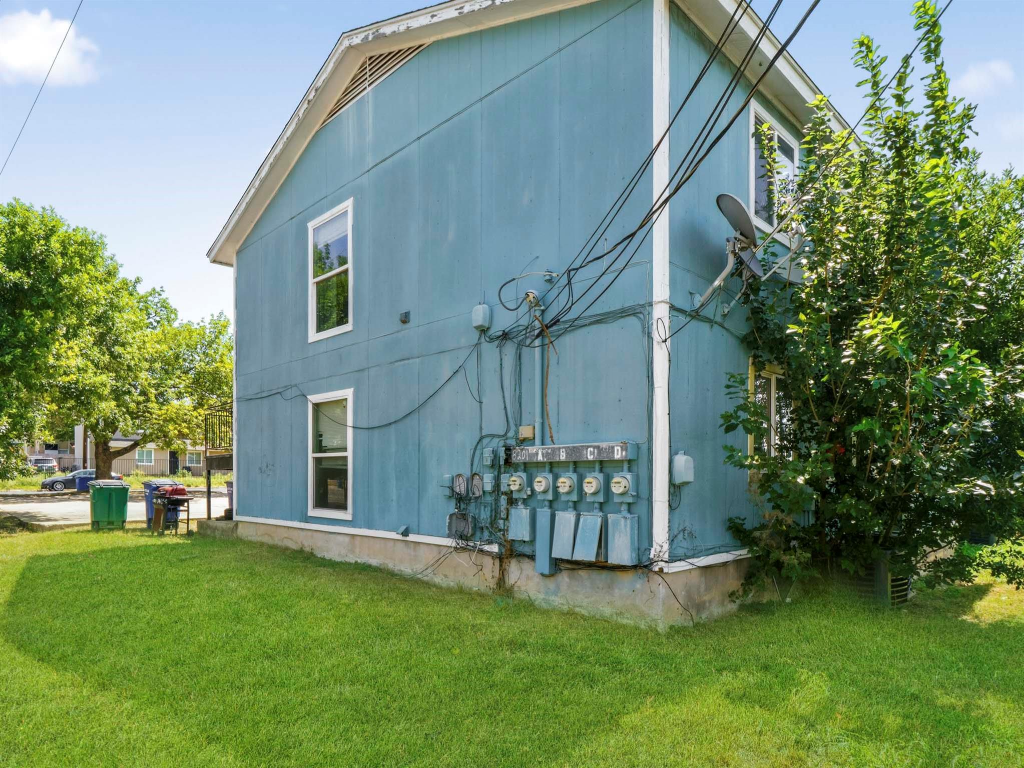 8201 Riverstone Dr Property Photo 3