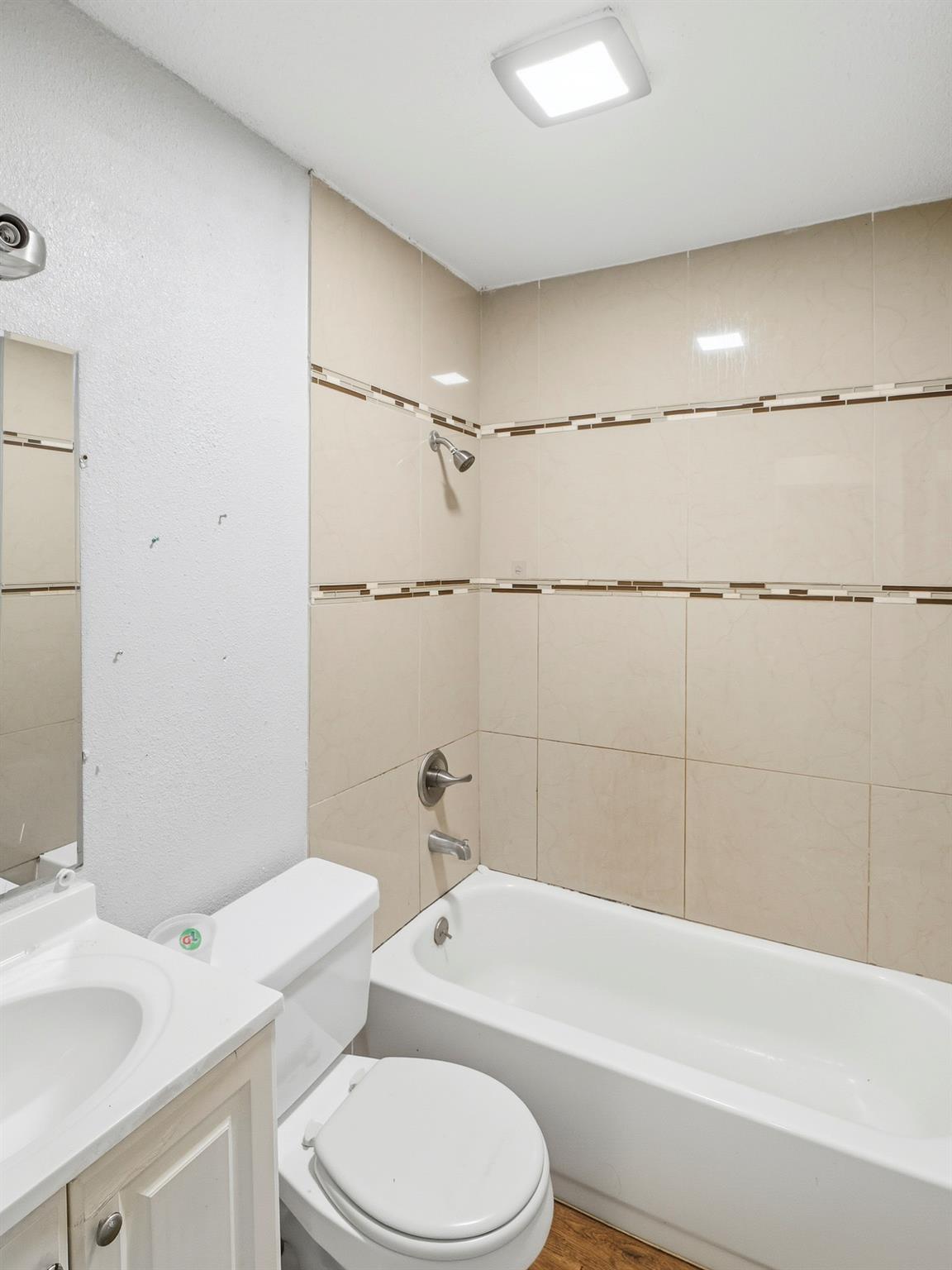 8201 Riverstone Dr Property Photo 11