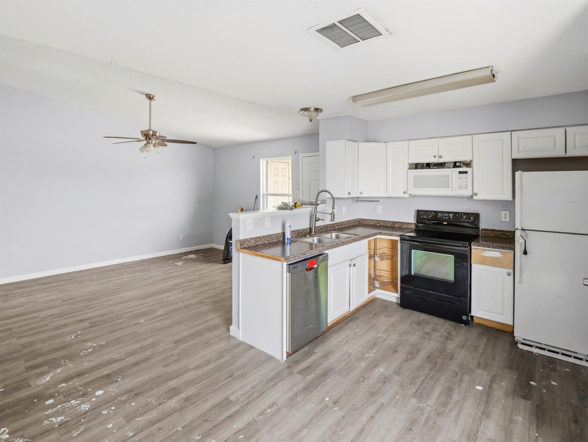 8201 Riverstone Dr Property Photo 18