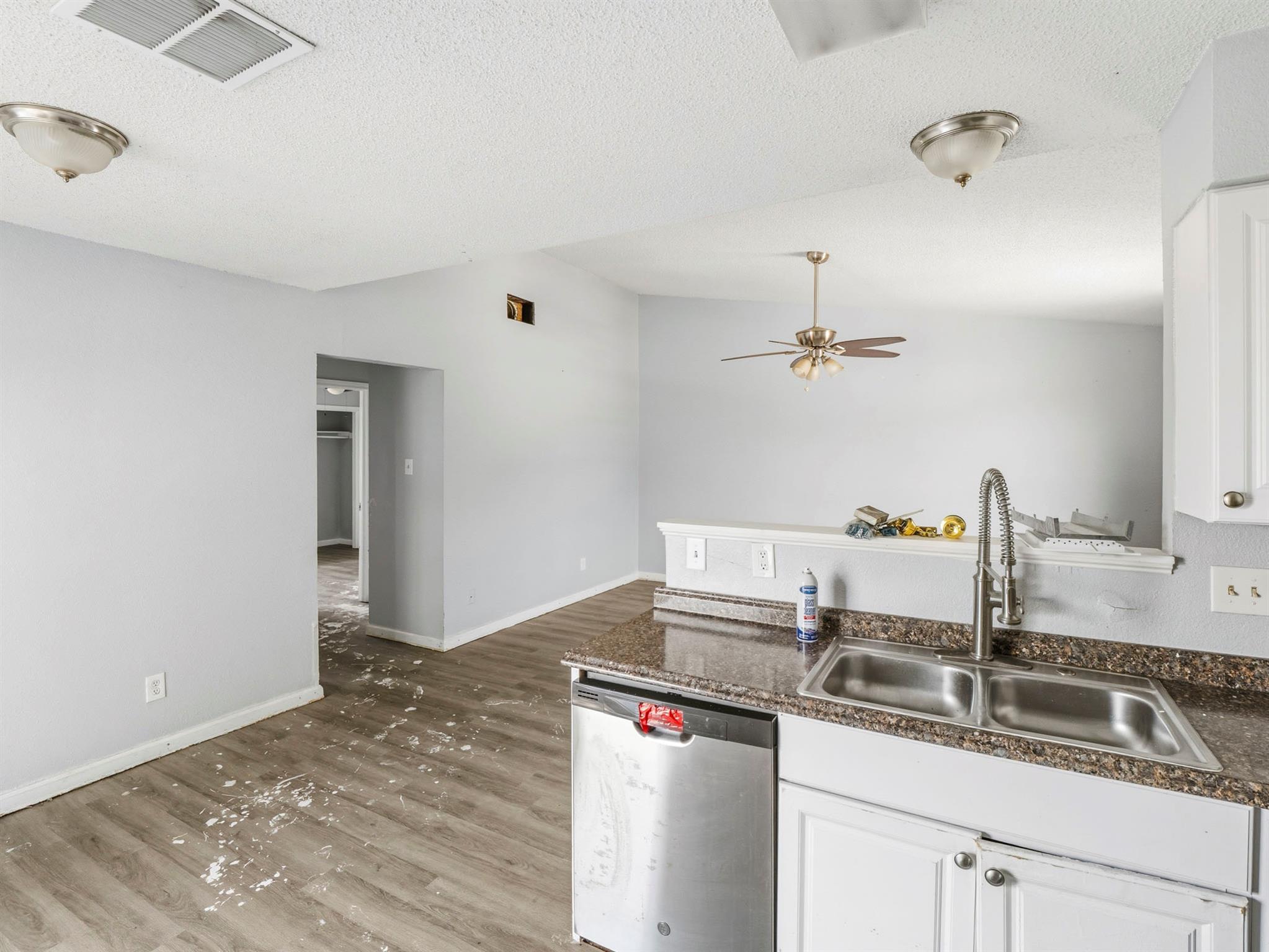8201 Riverstone Dr Property Photo 19