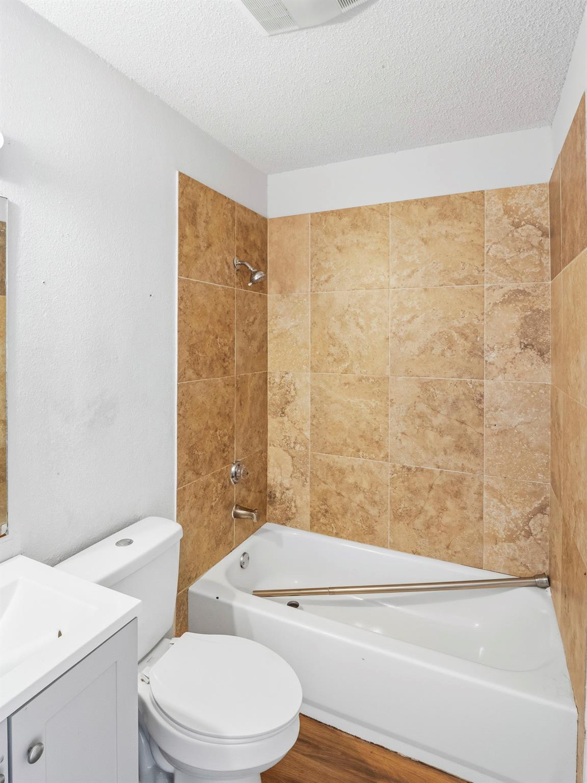 8201 Riverstone Dr Property Photo 33