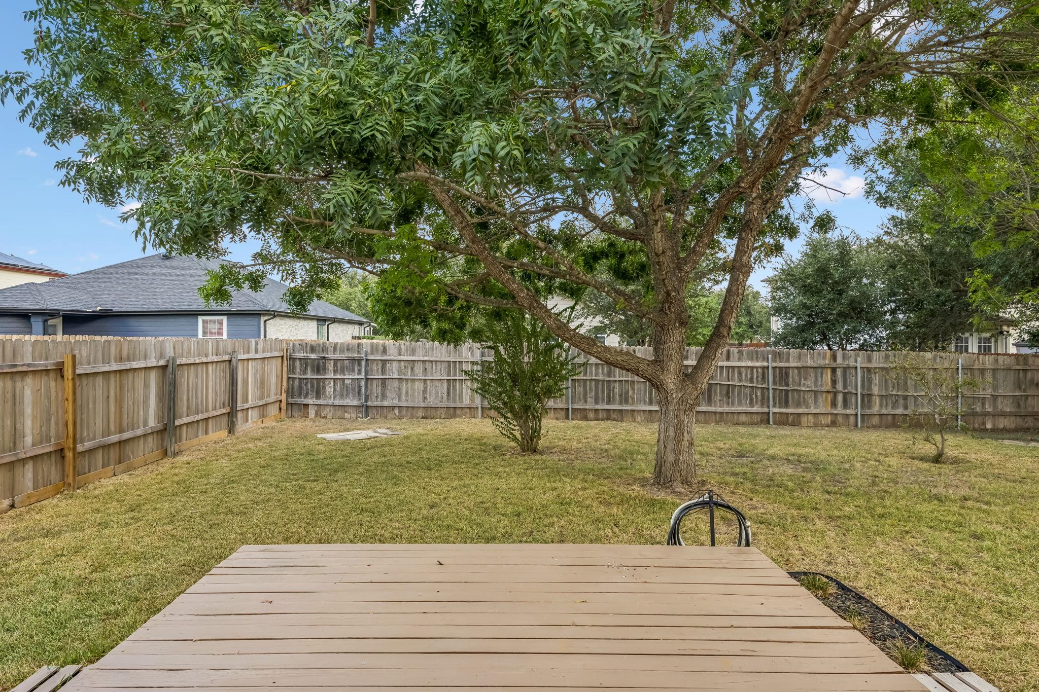 111 Burnet Forest Cv Property Photo 36