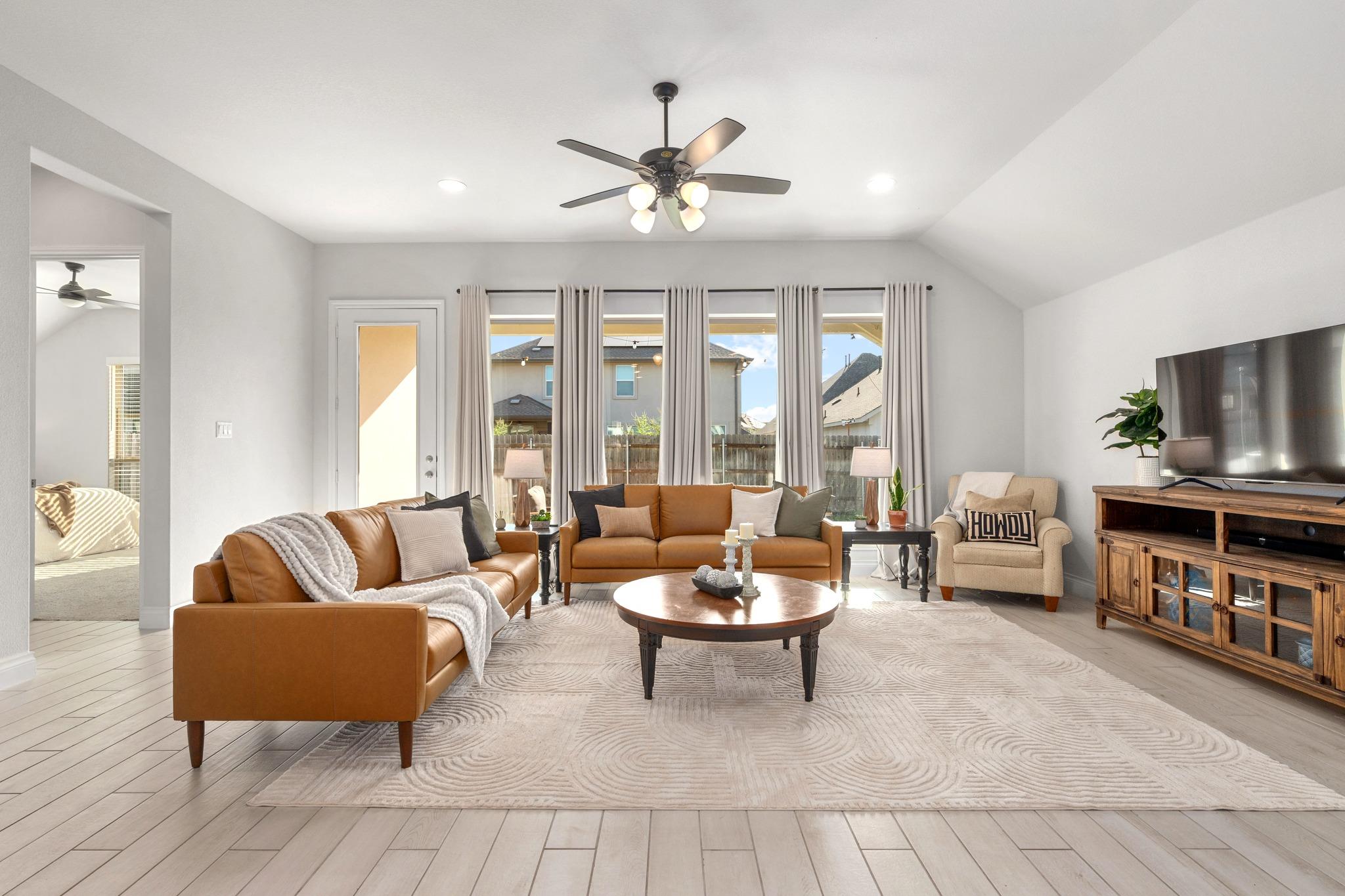 512 Monrovia Ct Property Photo 1