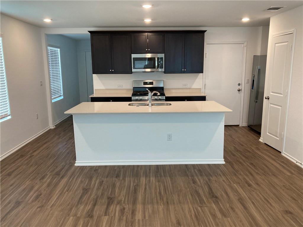 7204 Dancing Wind Ln Property Photo 5