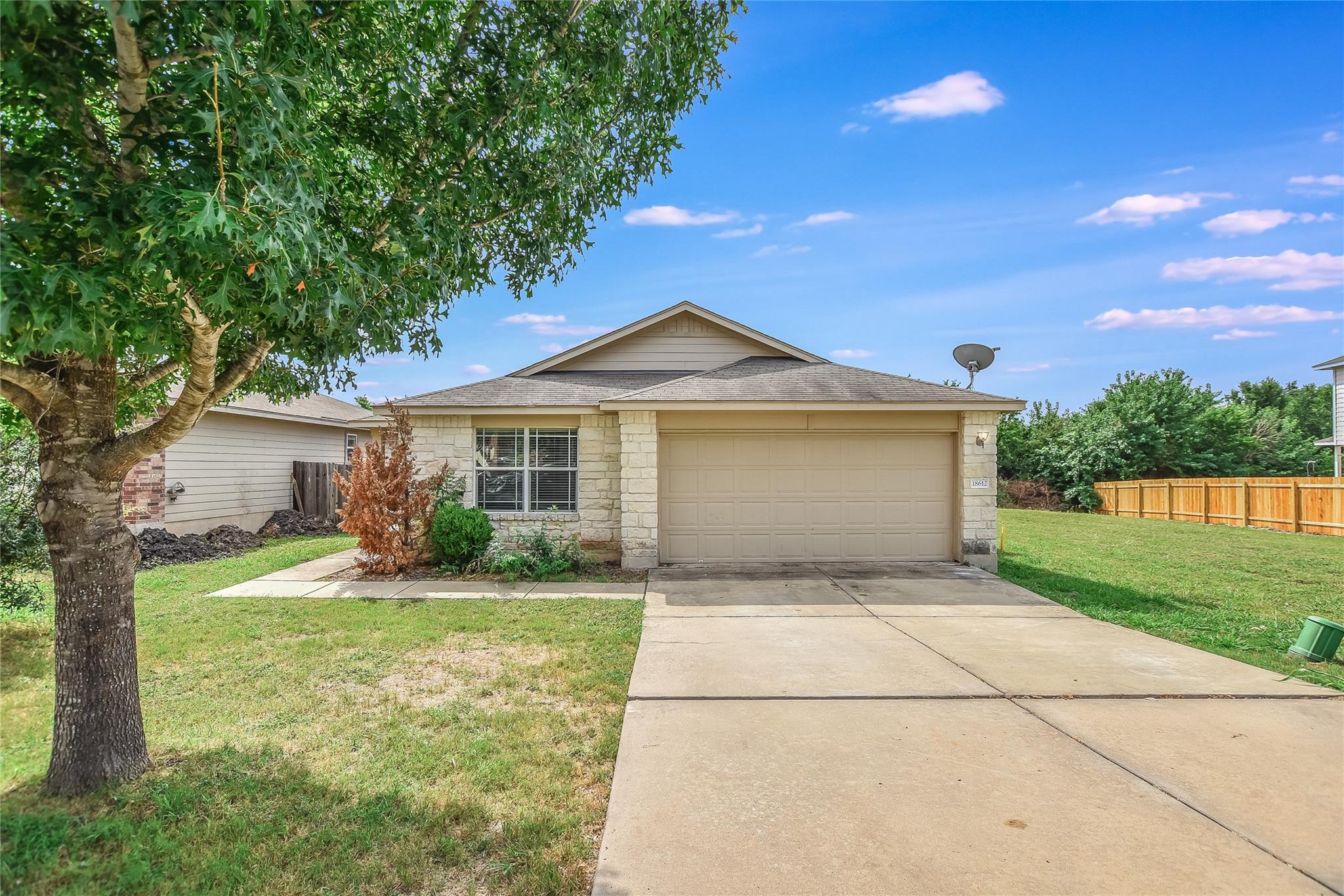18612 Great Falls Dr Property Photo 1