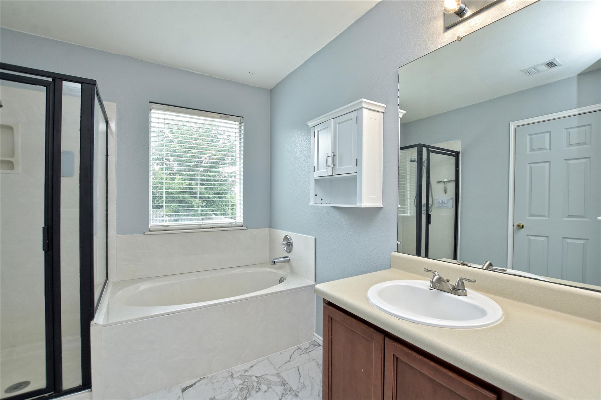 18612 Great Falls Dr Property Photo 15