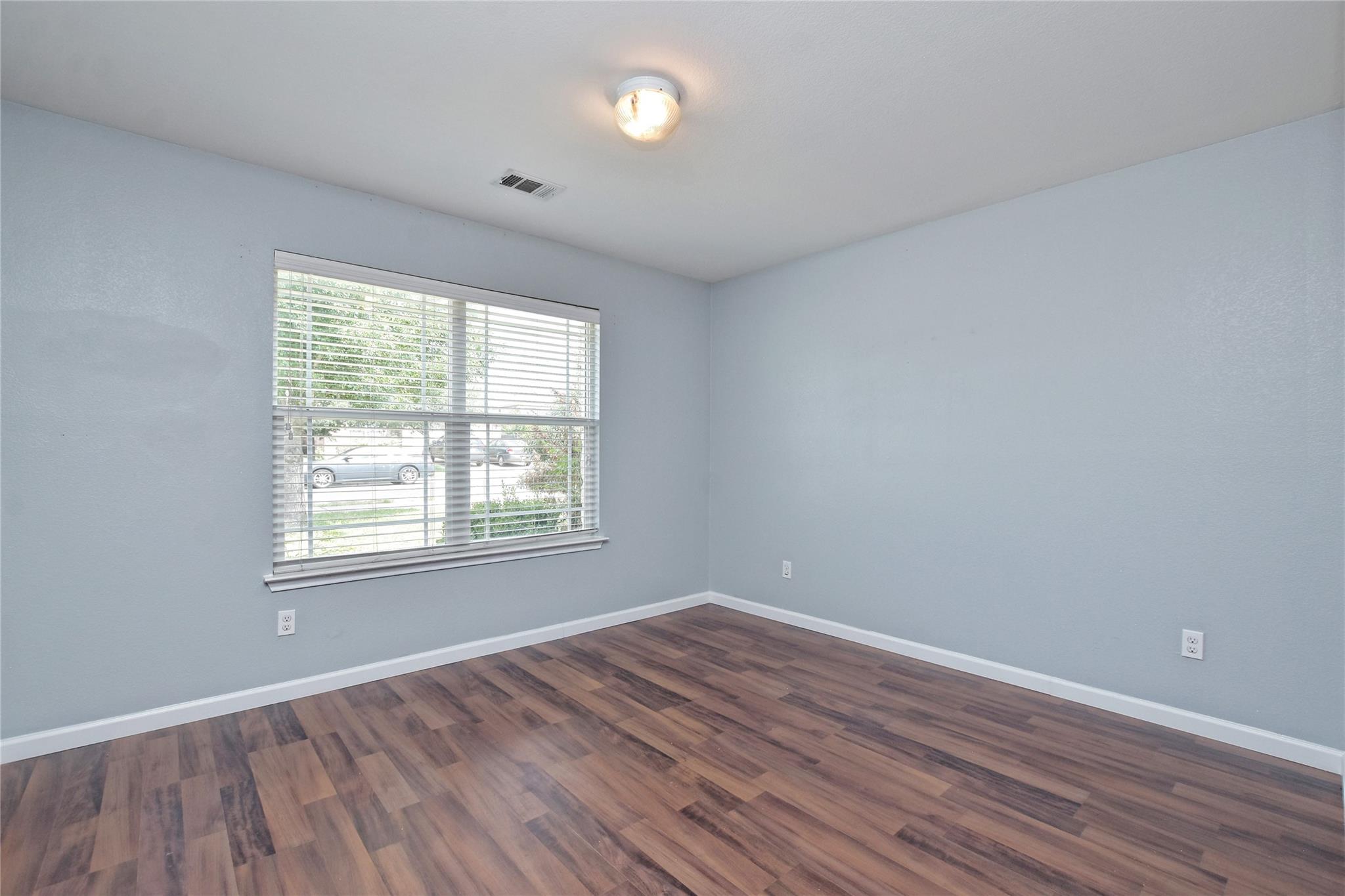 18612 Great Falls Dr Property Photo 18