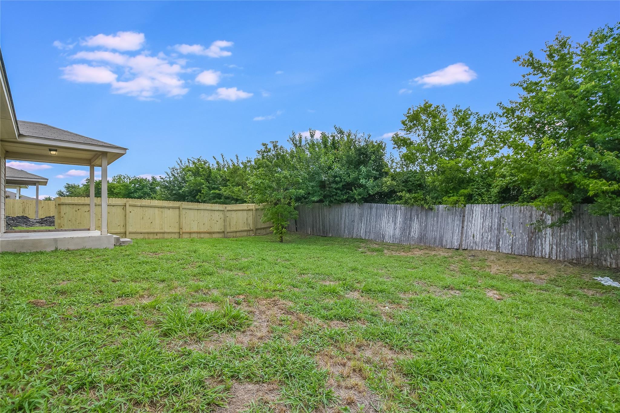 18612 Great Falls Dr Property Photo 26