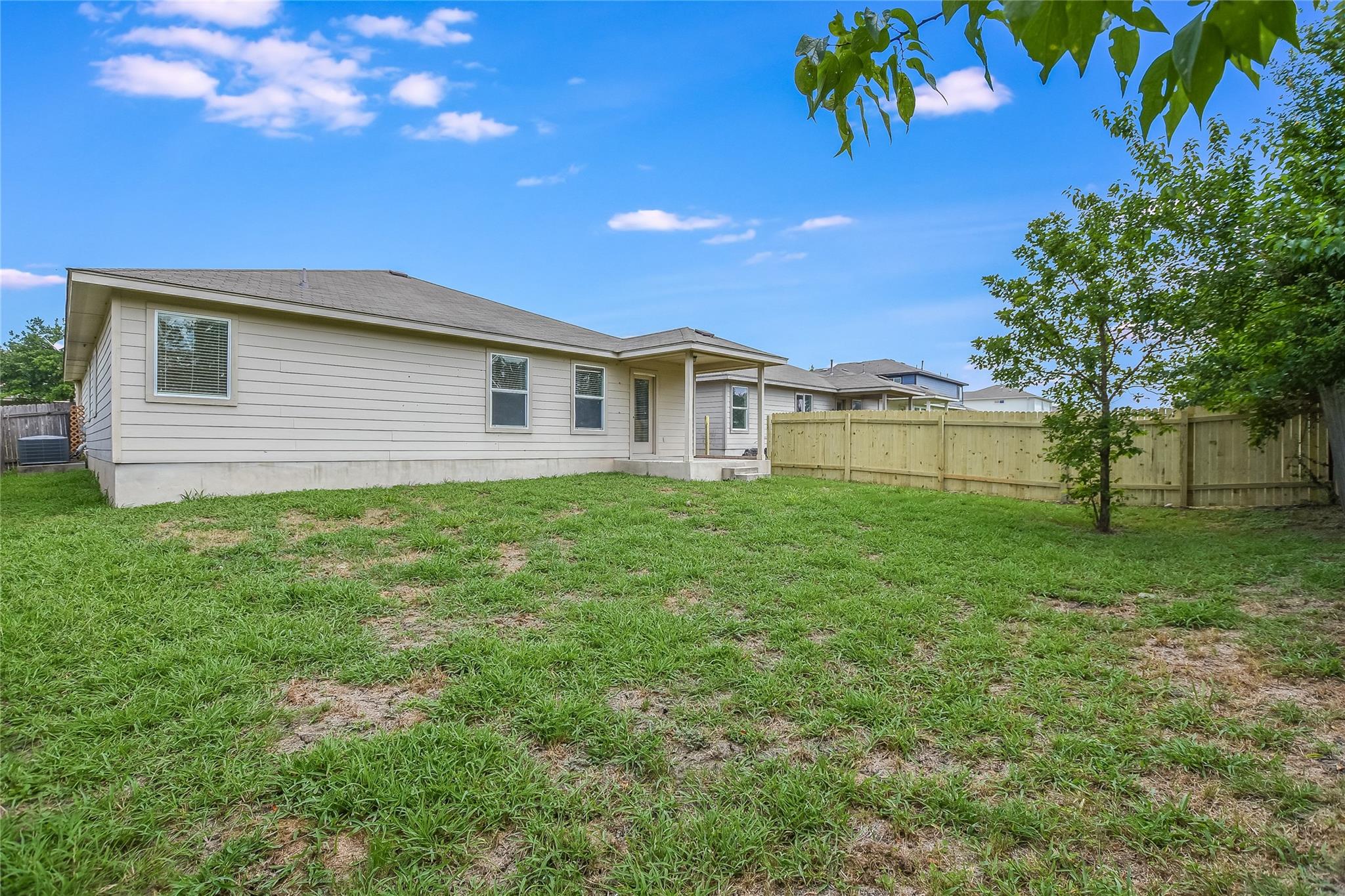 18612 Great Falls Dr Property Photo 27