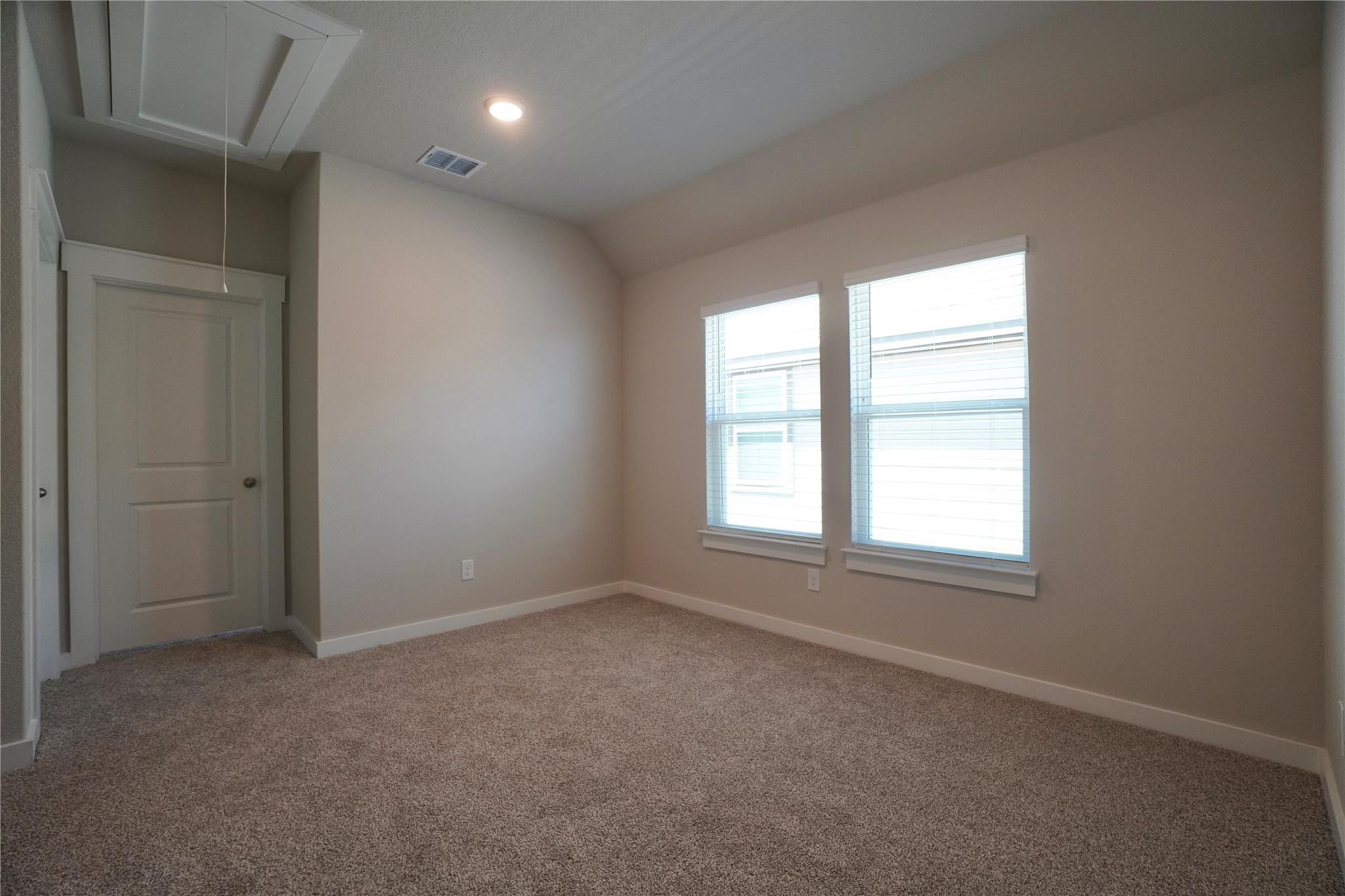 136 Greinert Dr Property Photo 19