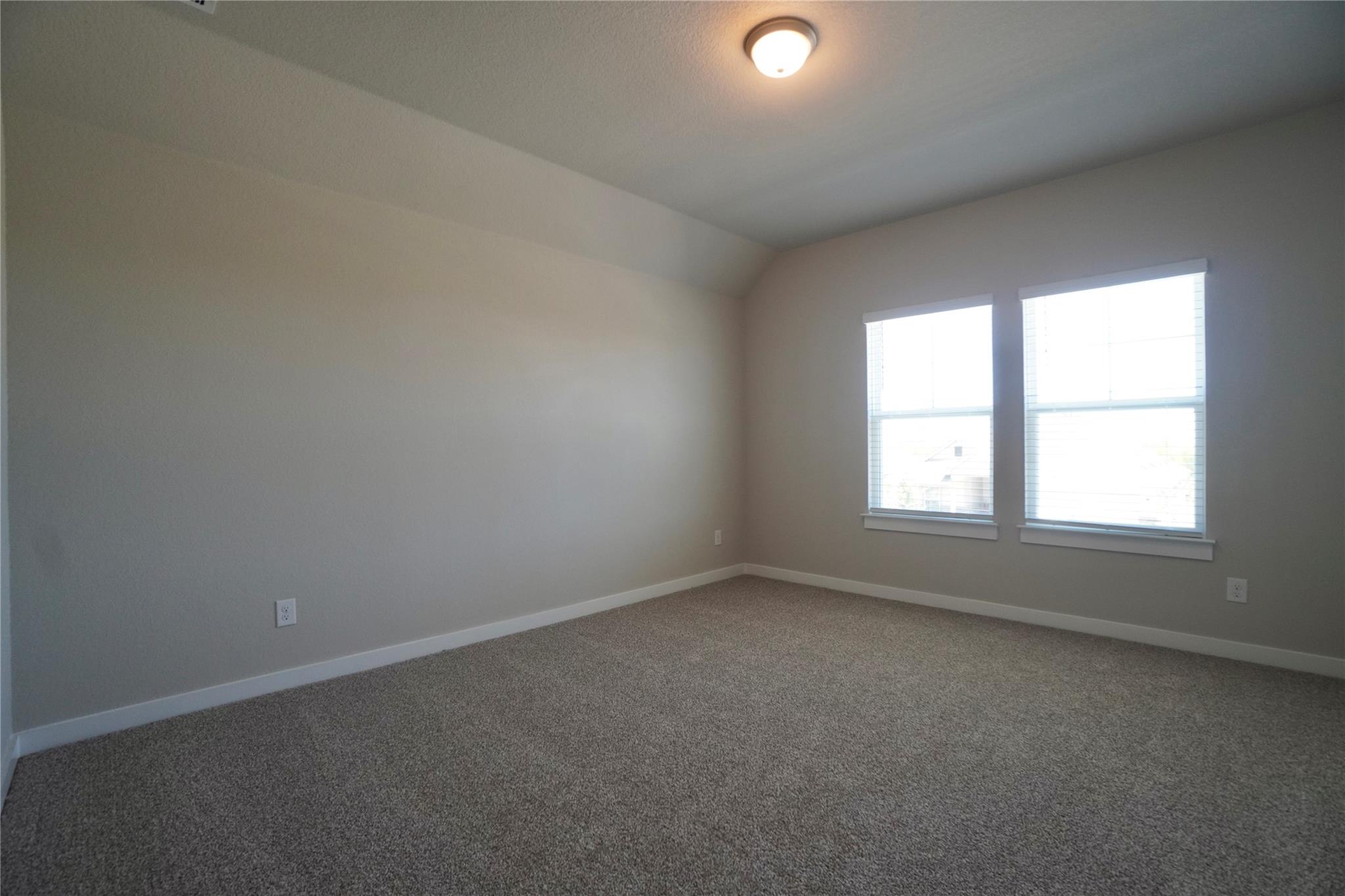 136 Greinert Dr Property Photo 20