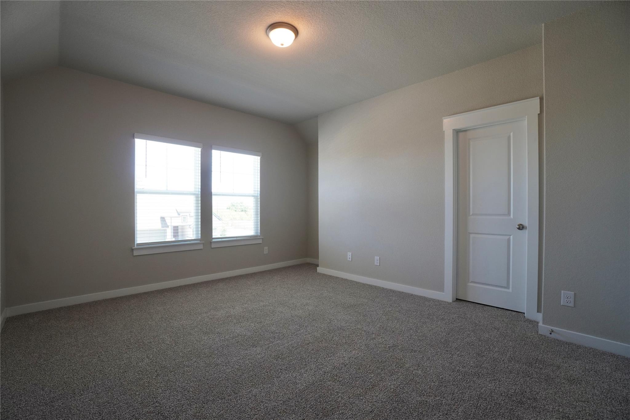 136 Greinert Dr Property Photo 23