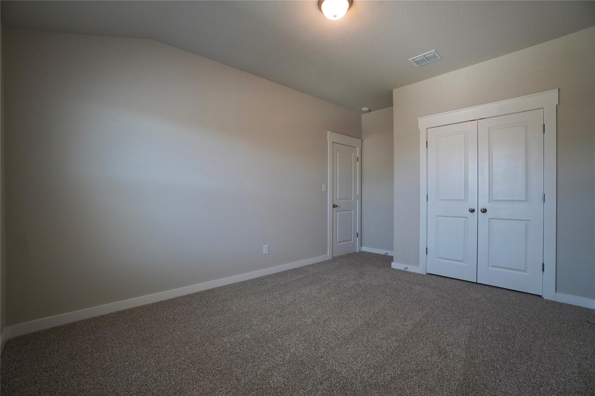 136 Greinert Dr Property Photo 28