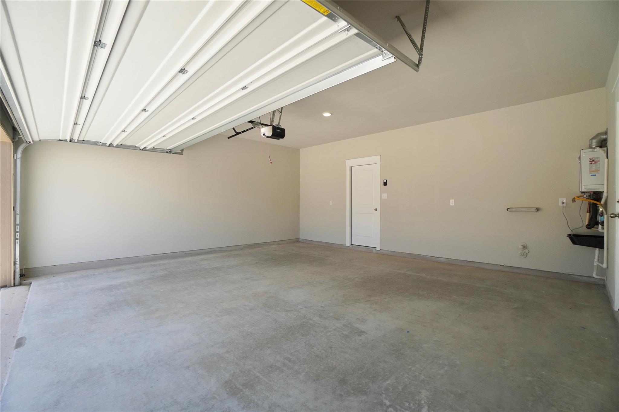 136 Greinert Dr Property Photo 34