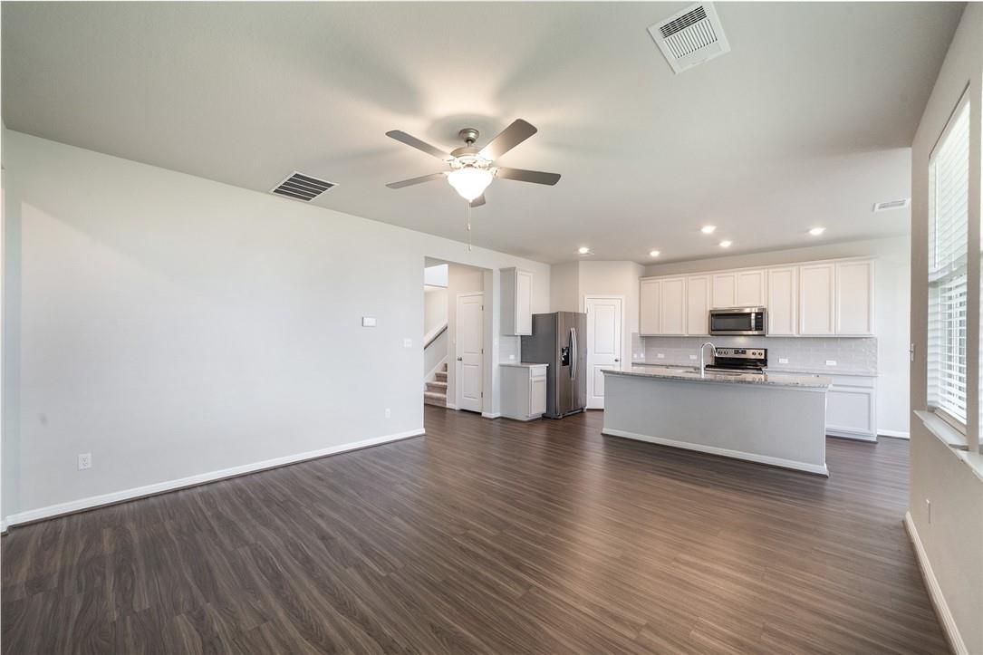 188 Shooting Star Dr Property Photo 12