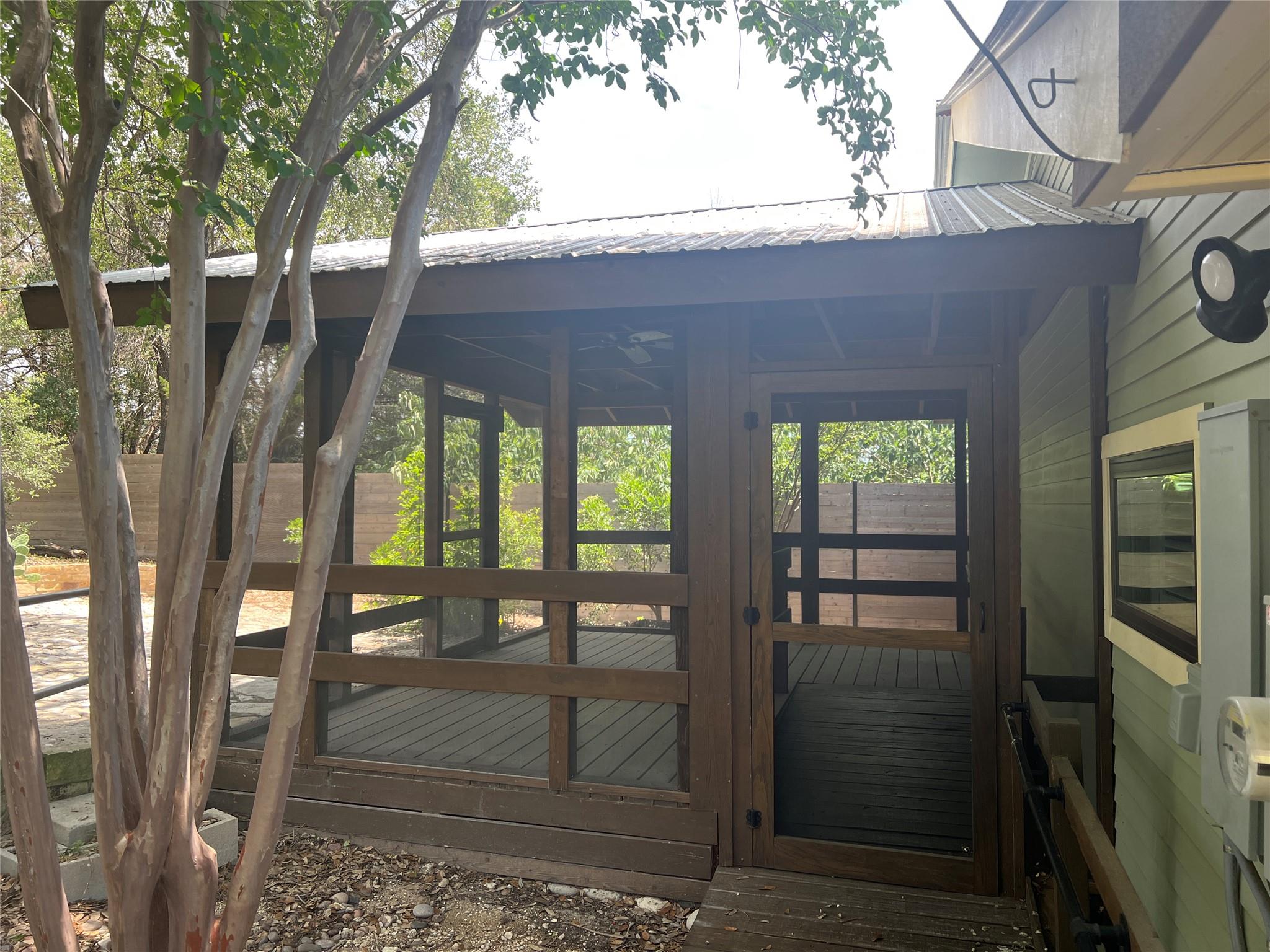 15303 Texas St Property Photo 4