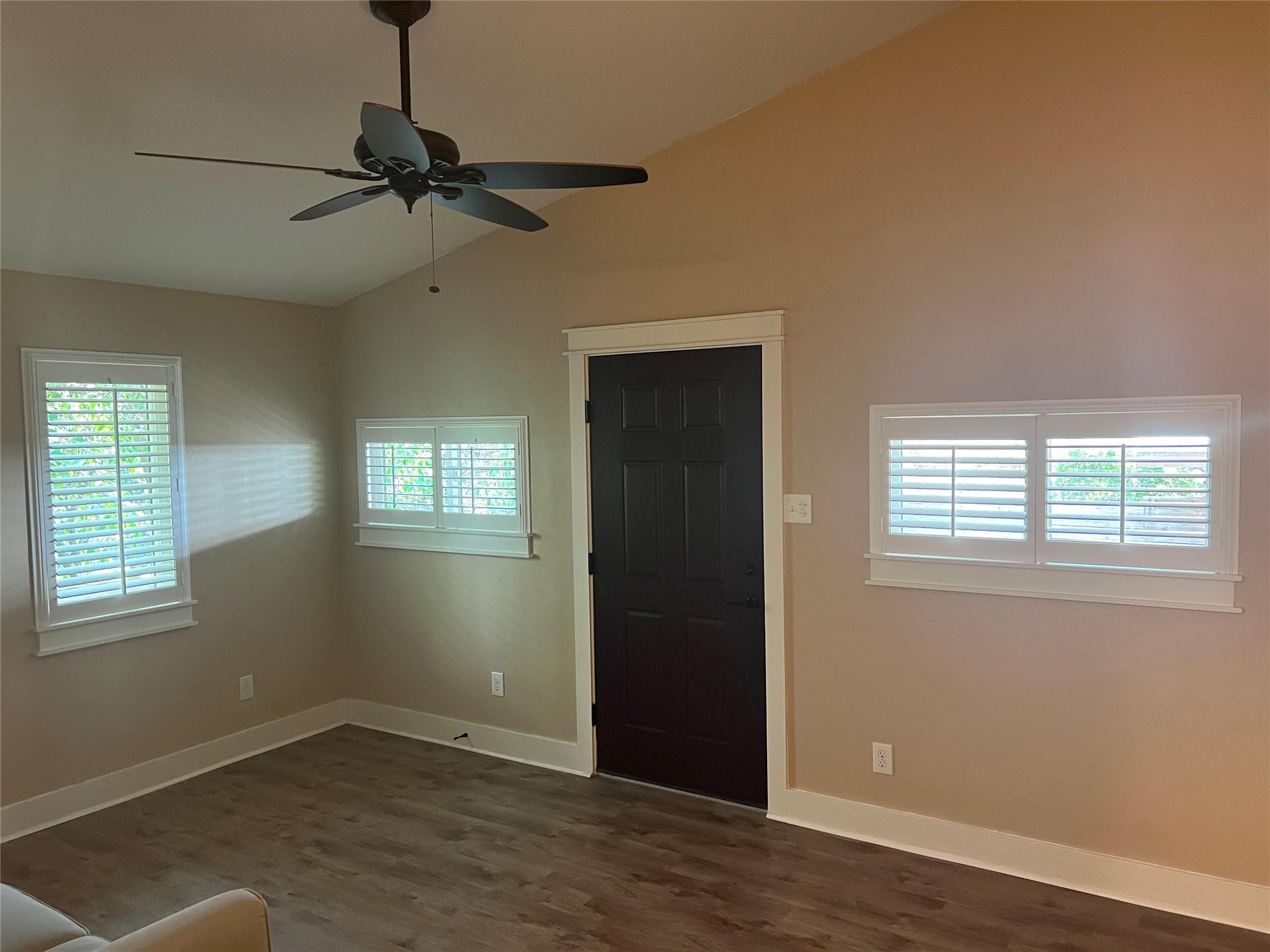 15303 Texas St Property Photo 10