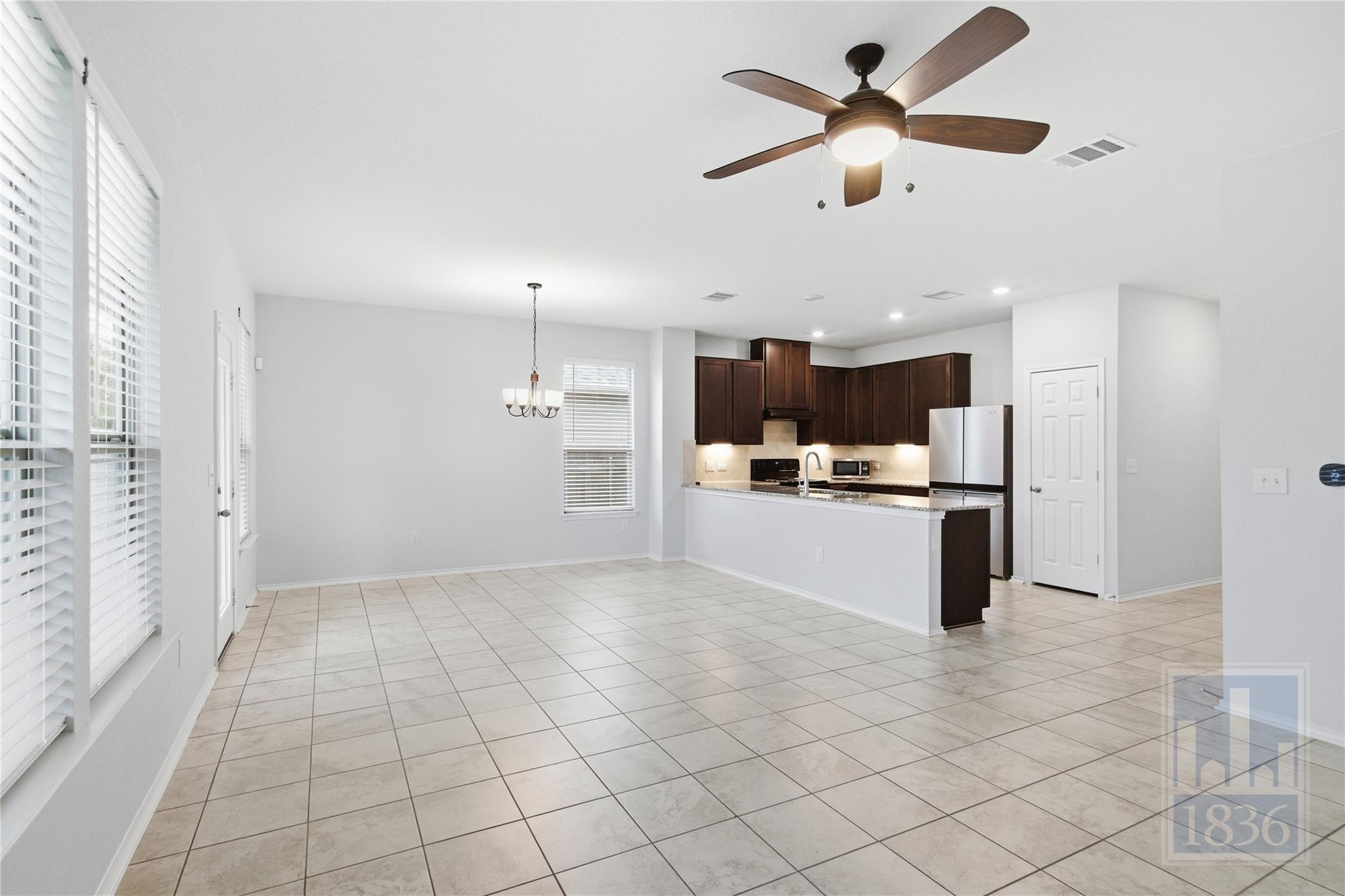 8005 Crystalbrook W None Property Photo 6