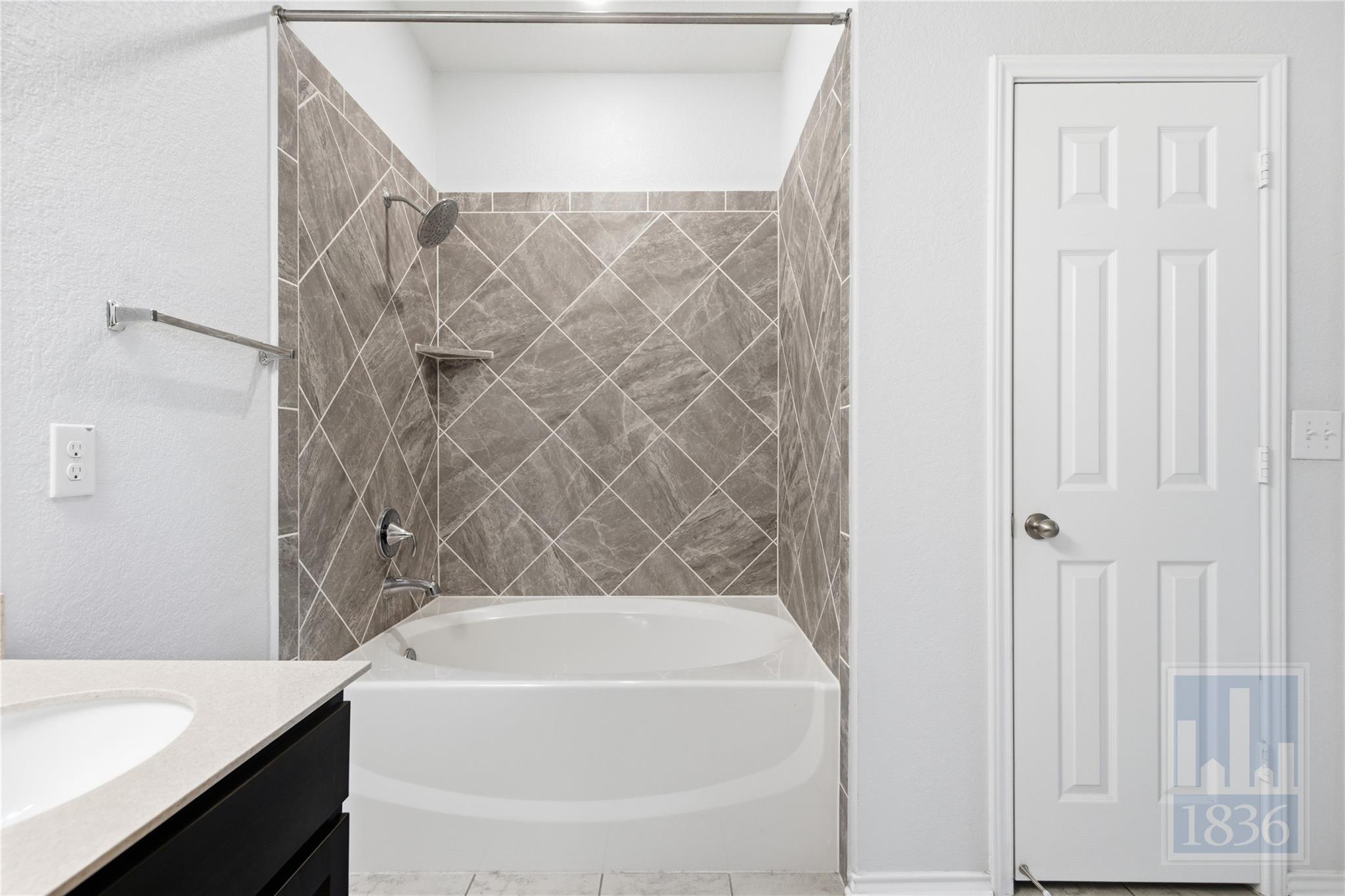 8005 Crystalbrook W None Property Photo 21