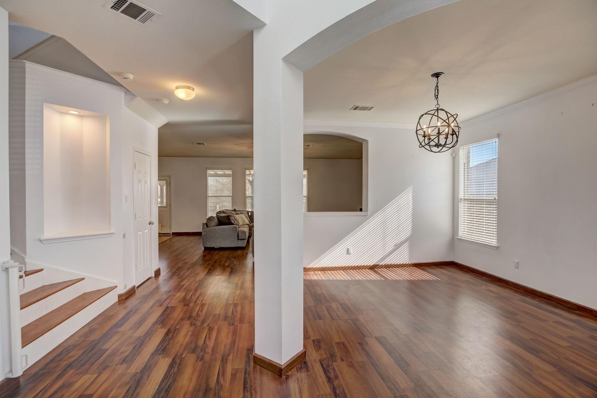 305 Waterlily Way Property Photo 3