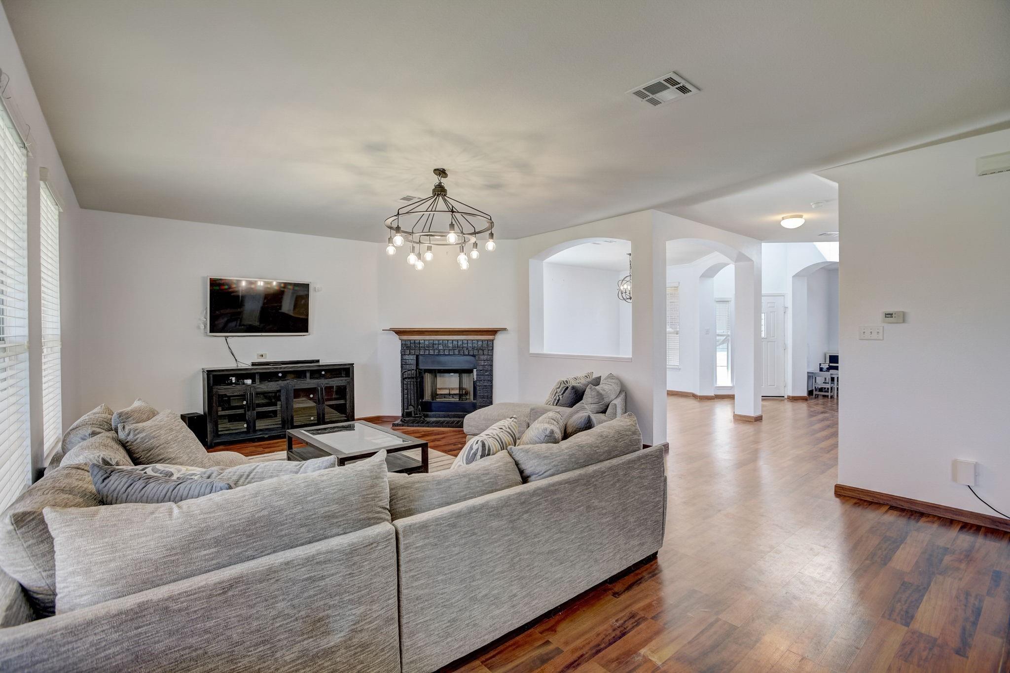 305 Waterlily Way Property Photo 10