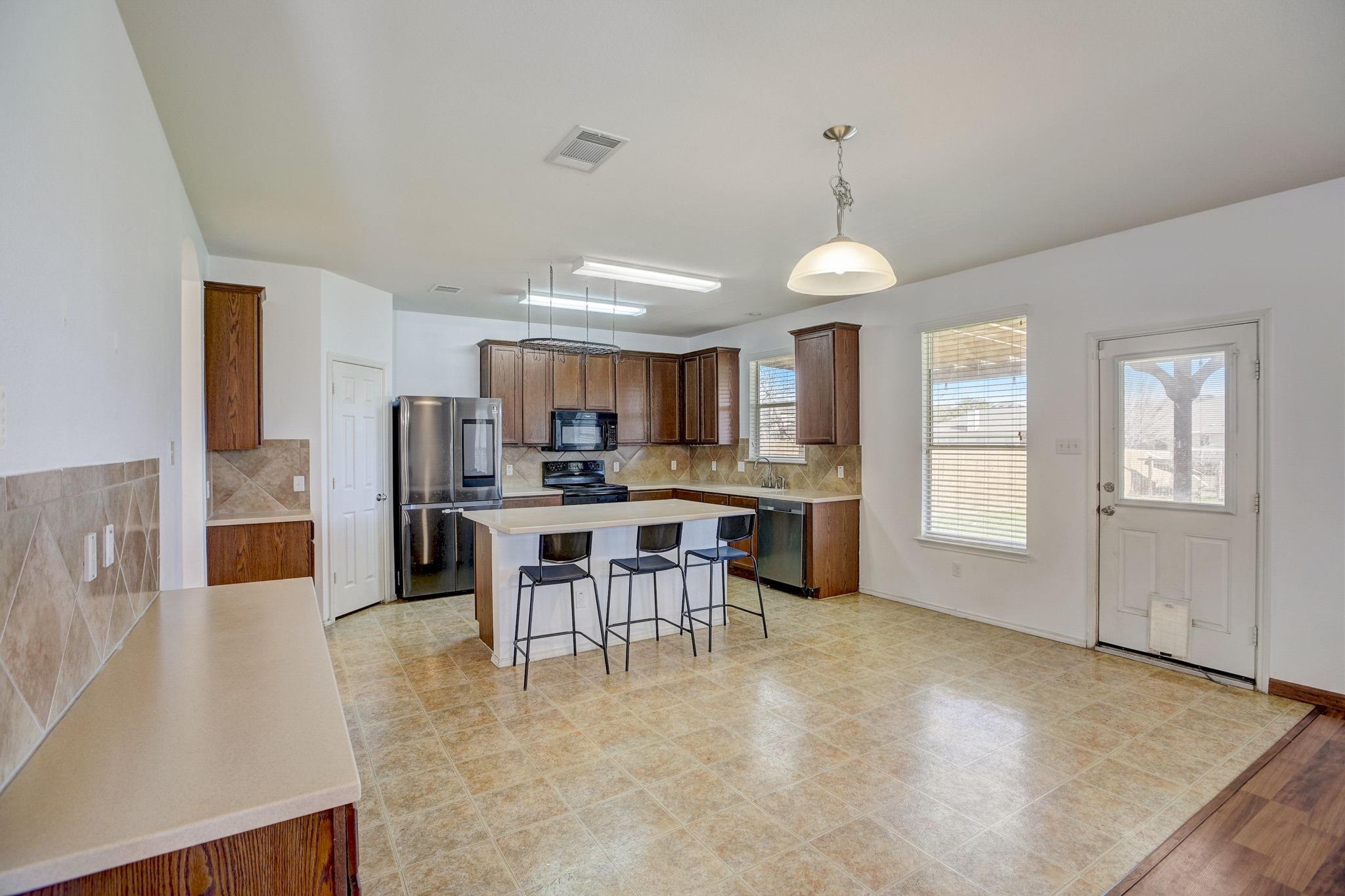 305 Waterlily Way Property Photo 12