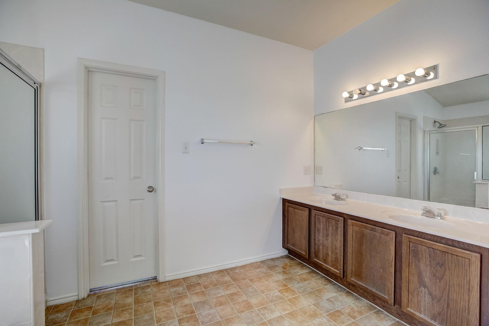 305 Waterlily Way Property Photo 21