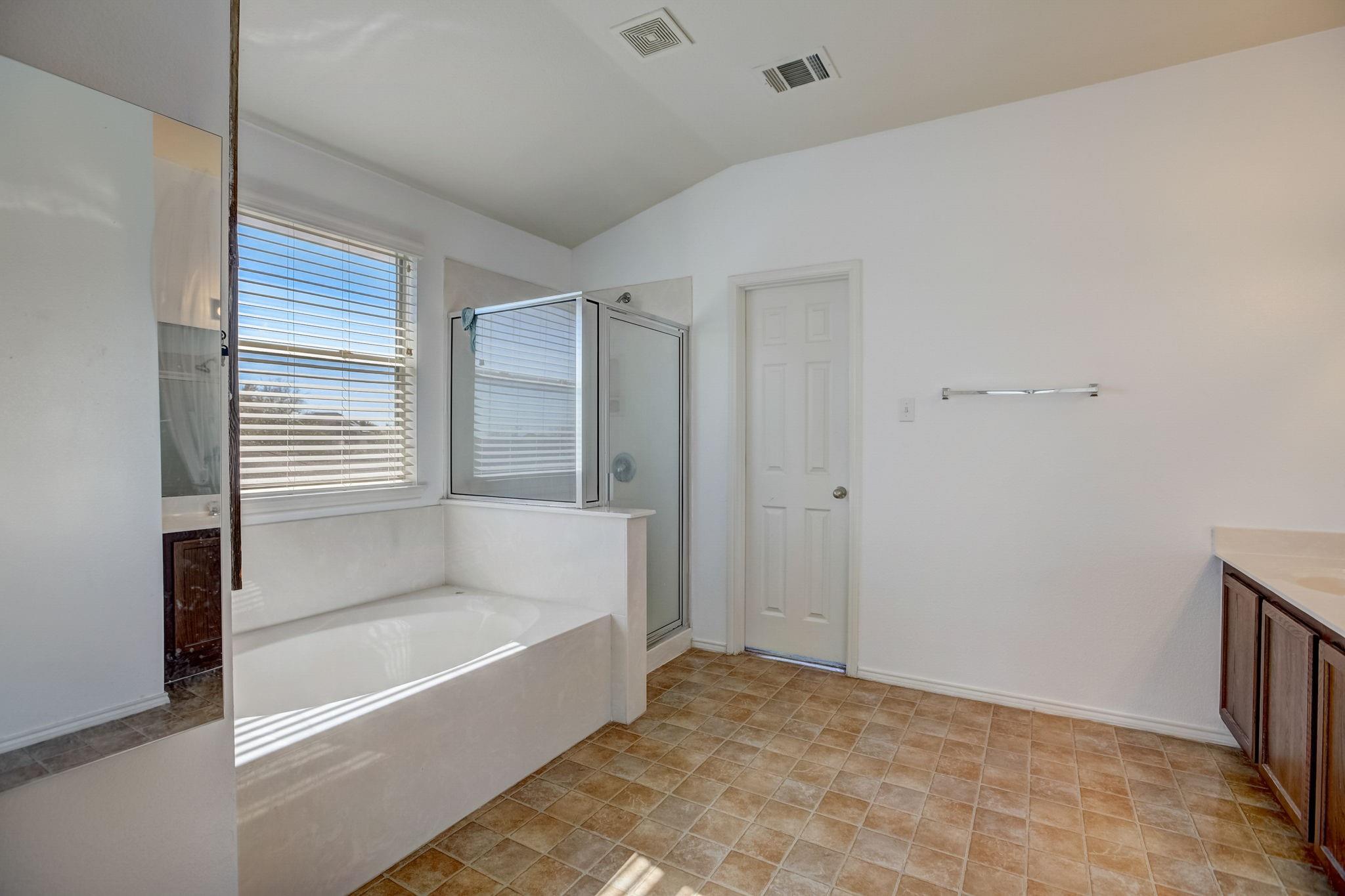 305 Waterlily Way Property Photo 21