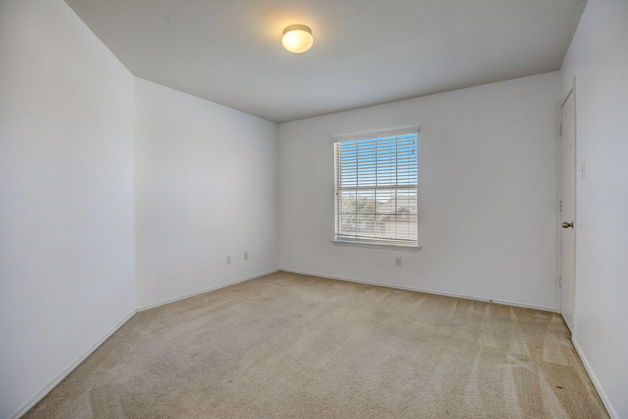 305 Waterlily Way Property Photo 22