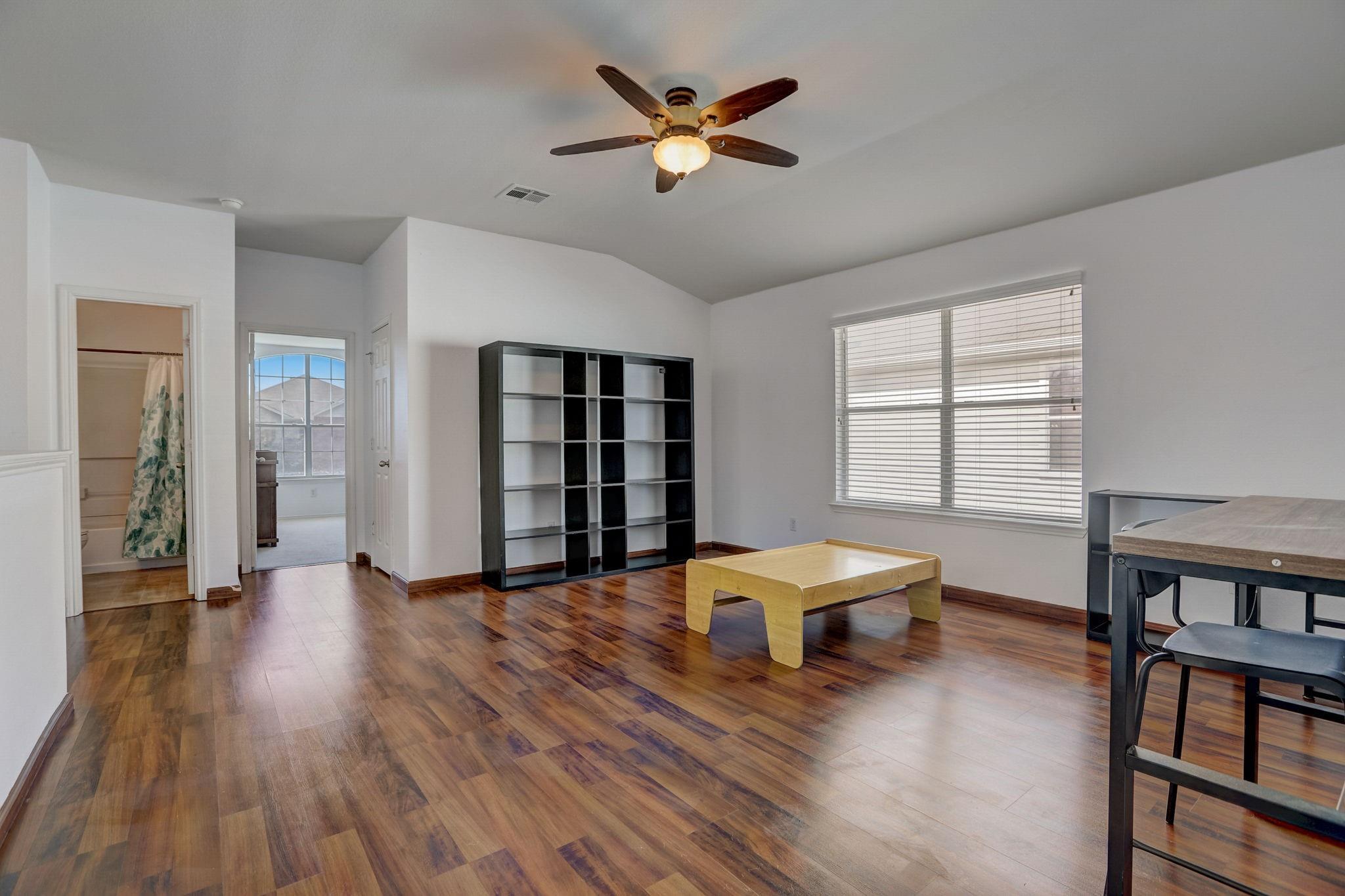 305 Waterlily Way Property Photo 24