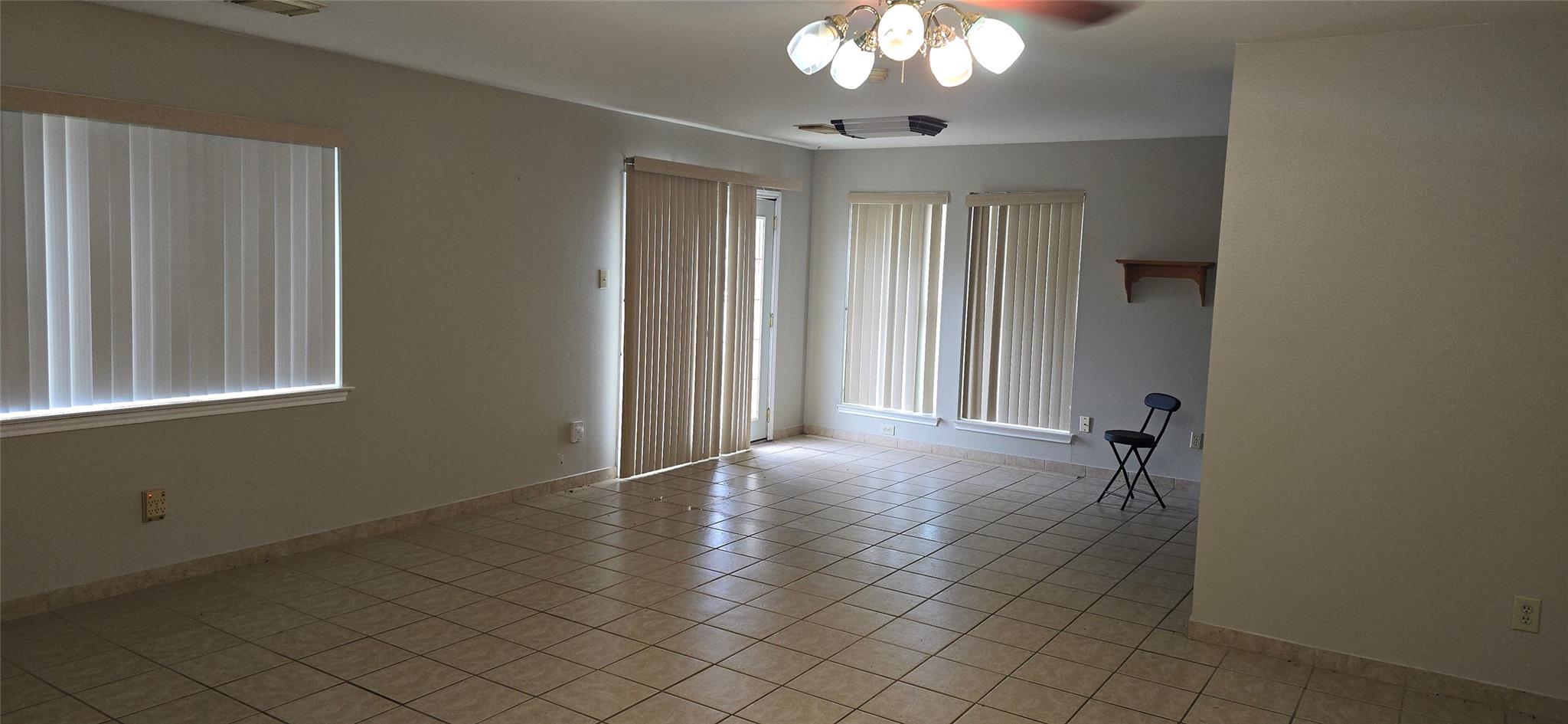 125 Kelly Ln Property Photo 3